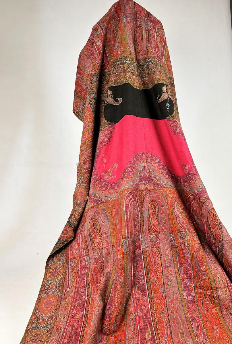 Indian Kani cashmere shawl with fuchsia and black center Circa 1860 For Sale 11