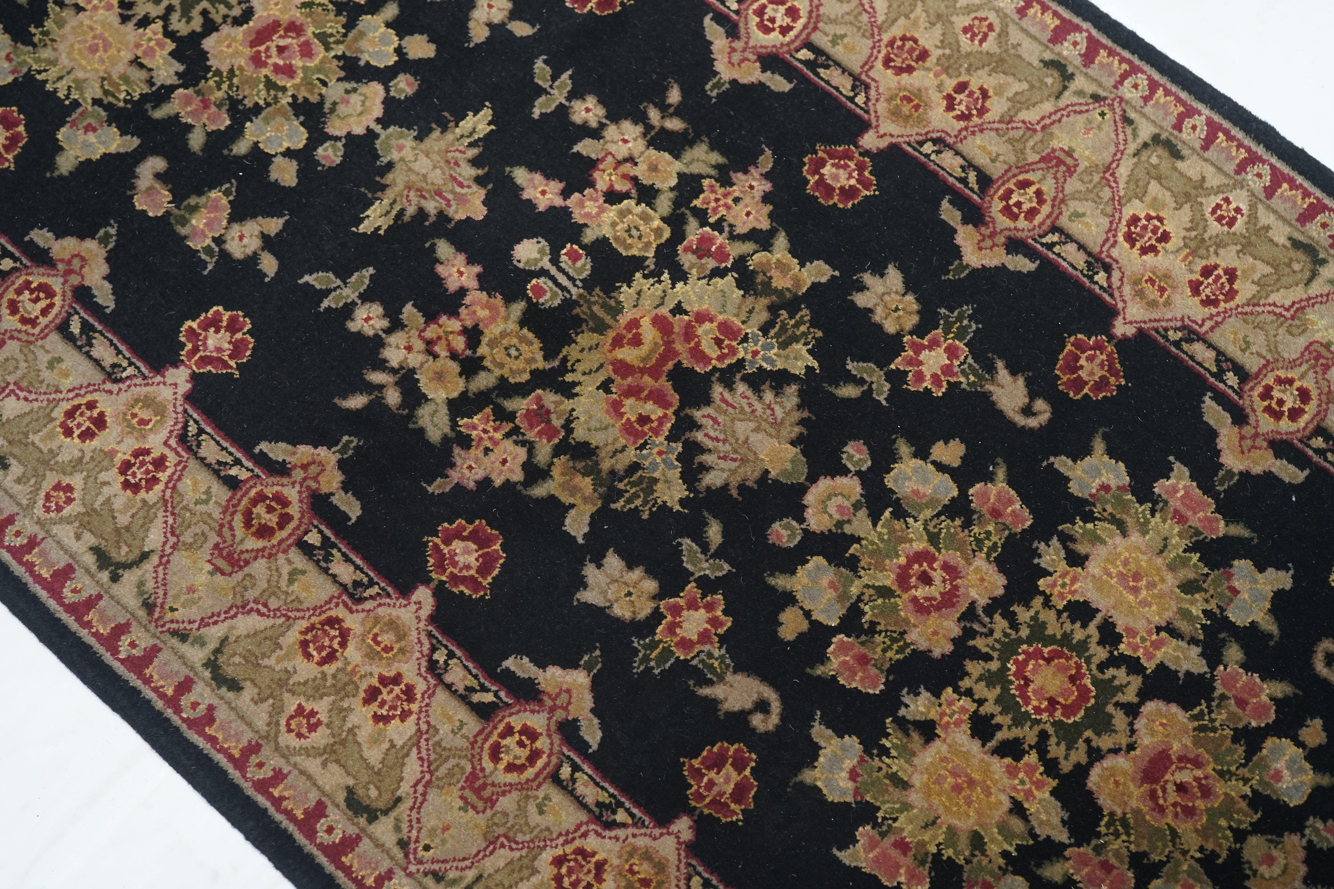 XXI secolo e contemporaneo Runner indiano Kashan 2'3'' x 10'0'' in vendita