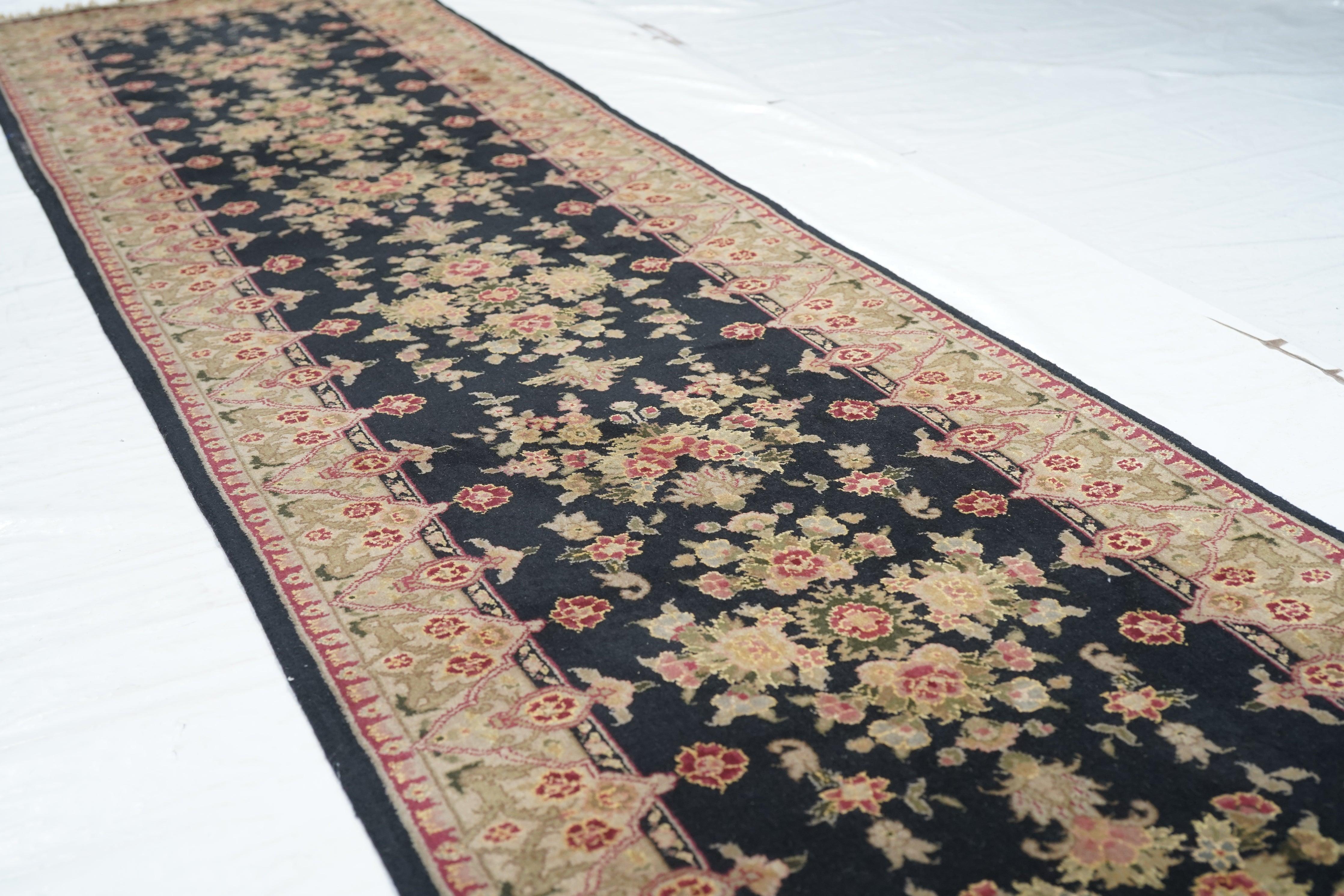 Runner indiano Kashan 2'3'' x 10'0'' in vendita 1
