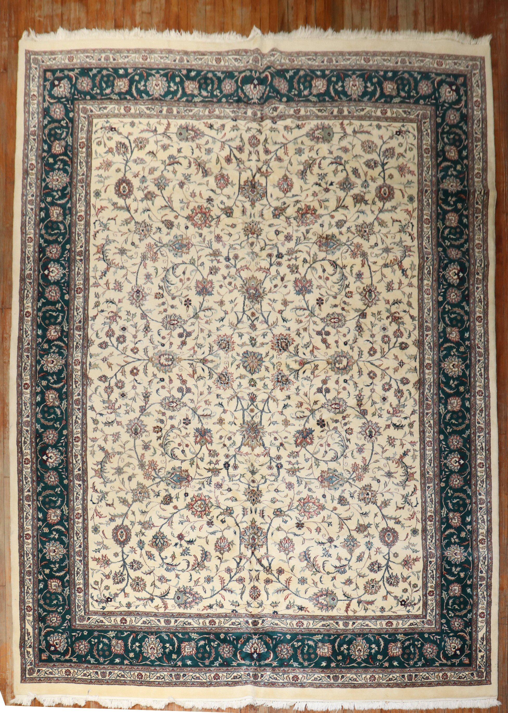 Großer elfenbeingrüner indischer Vintage-Raumteppich im Angebot 2