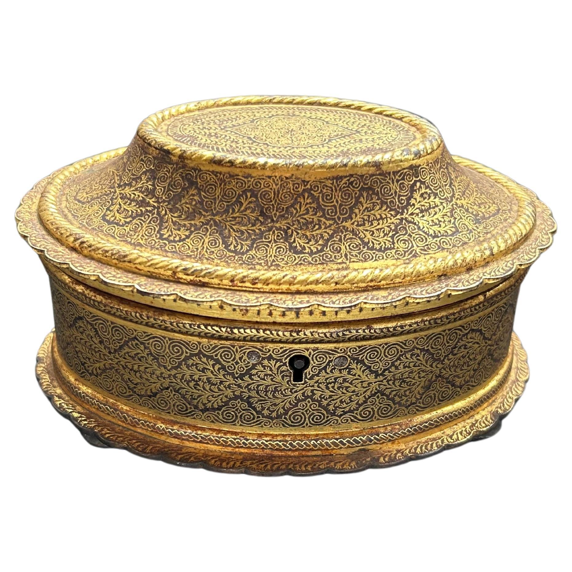 Indische Koftgari-Schachtel, neunzehnten Jahrhundert im Angebot