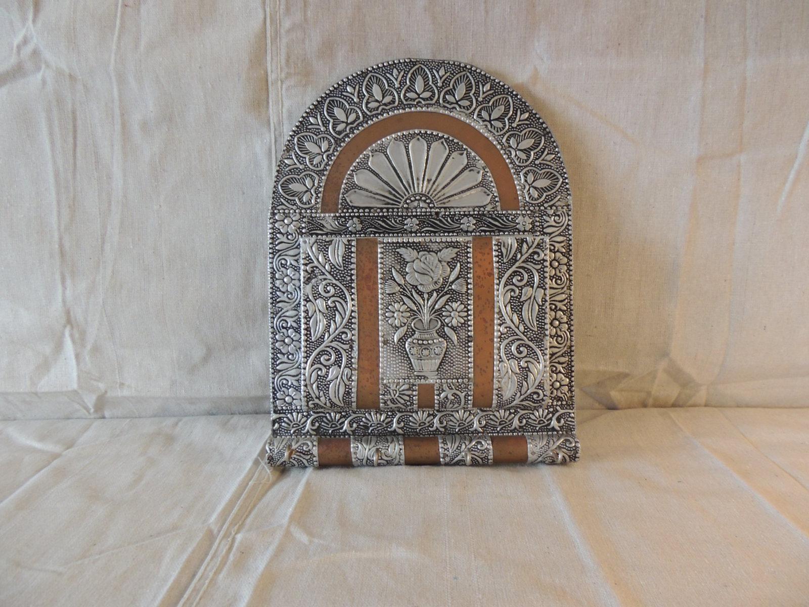 Indian repousse letters and keys tin and wood wall caddy
Size: 9