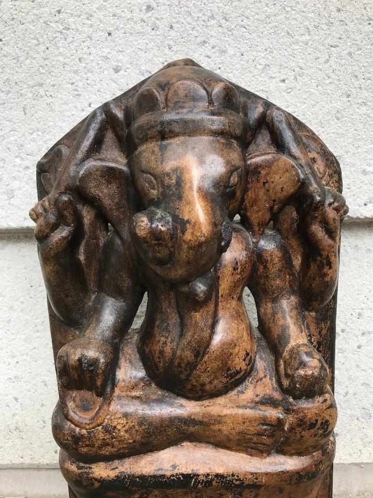 Indische Marmorschnitzerei von Ganesha, Abweichler von Obstakeln (Anglo-indisch) im Angebot