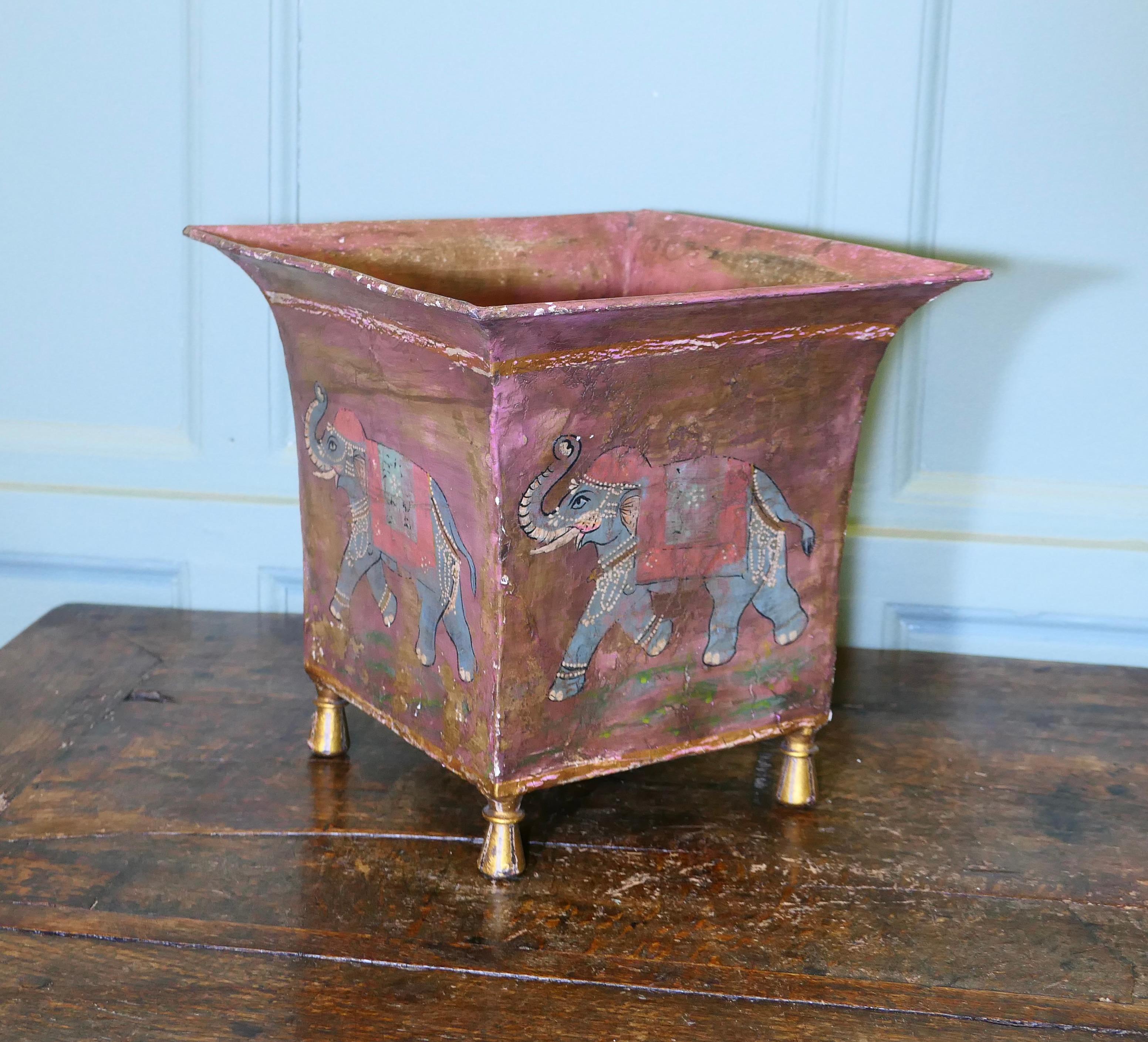 Indian Metal Jardiniere Painted with Elephants  Lovely and naive decoration For Sale 2