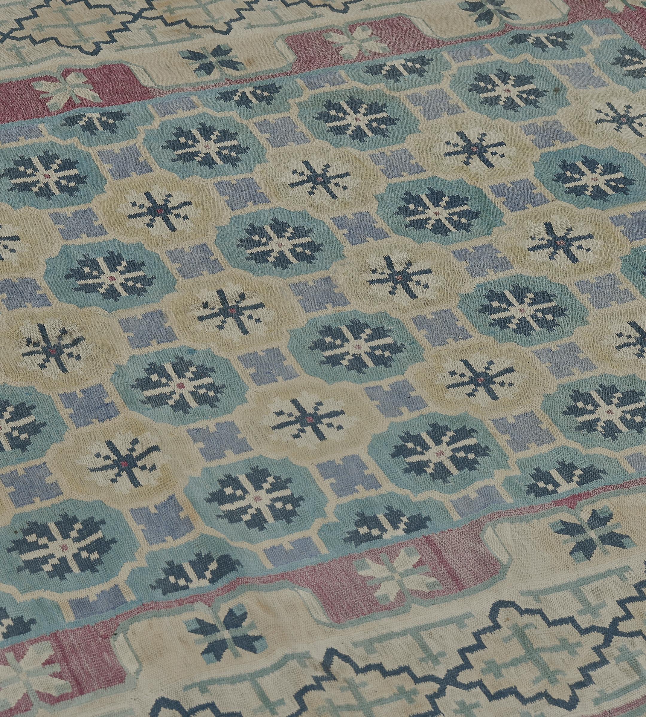 Indian Mid-20th Century Dhurrie Rug For Sale 1