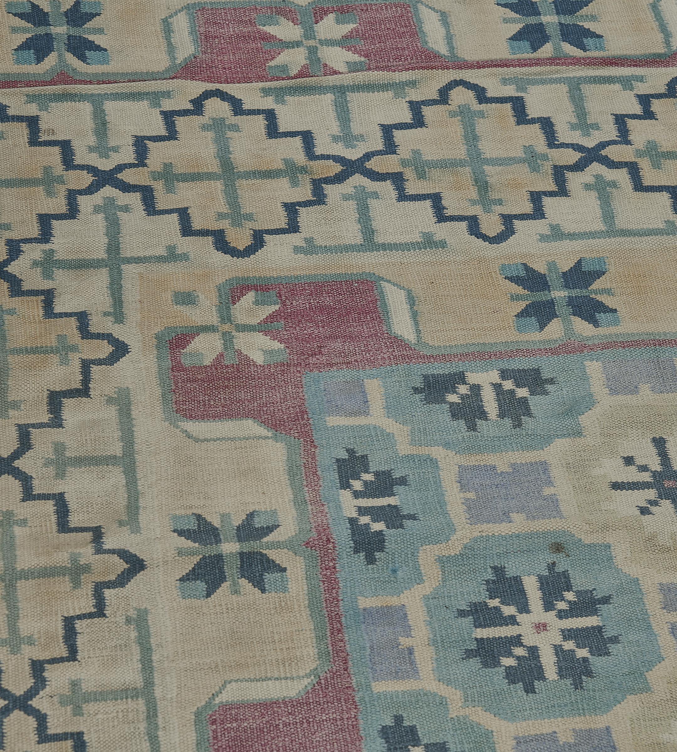 Wool Indian Mid-20th Century Dhurrie Rug For Sale