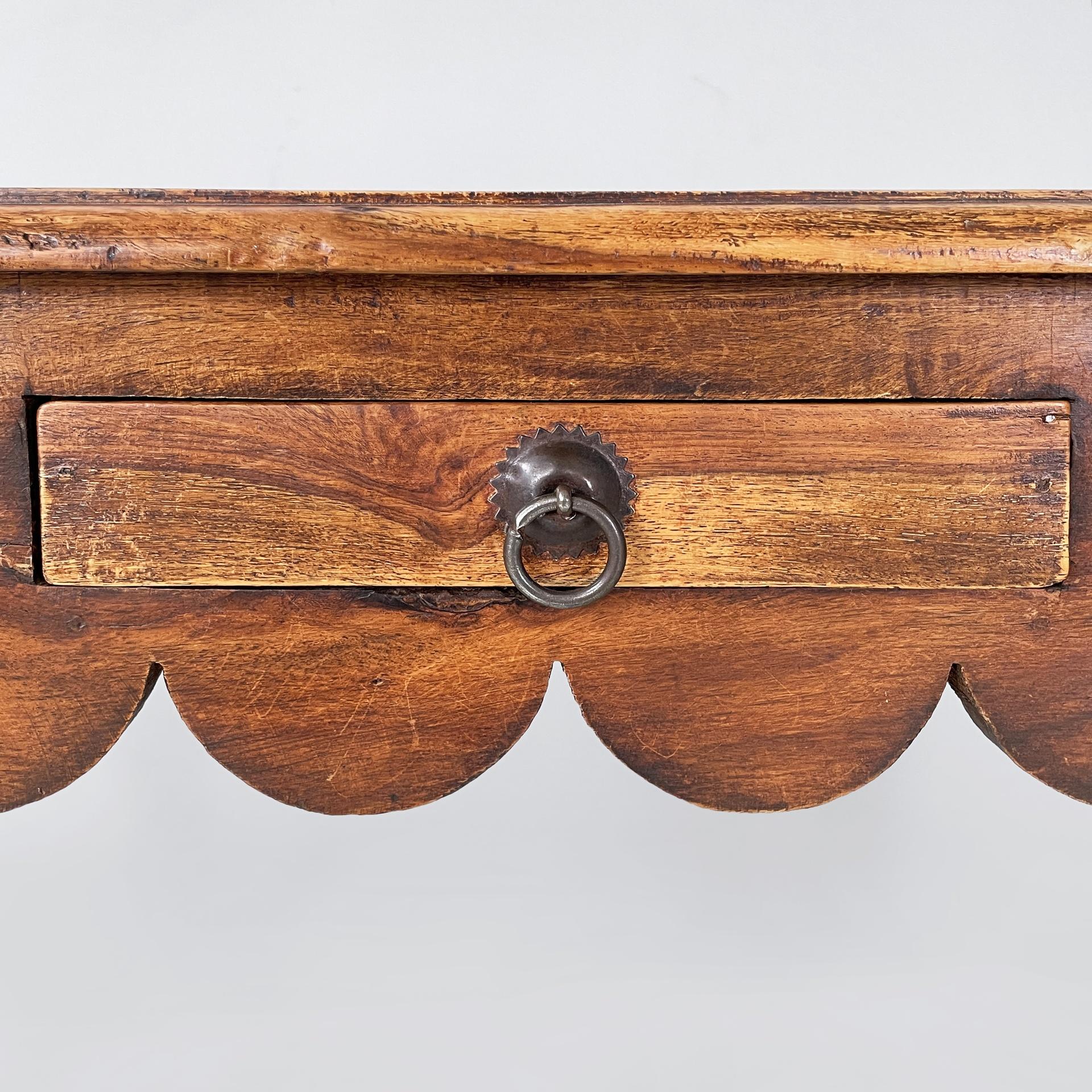 Indian mid-century modern console with drawer in wood, 1970s For Sale 1