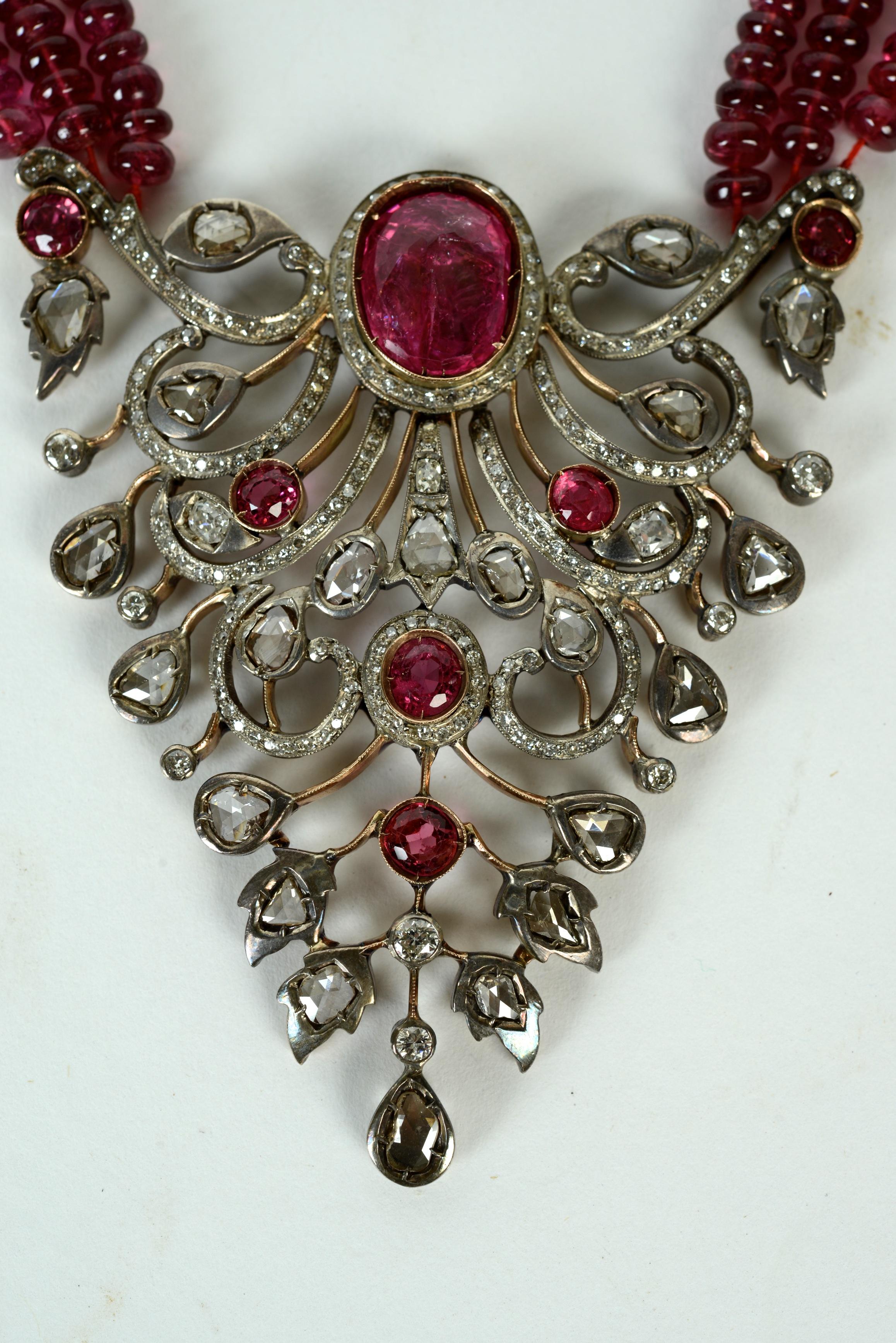 Indian Mogul Style Gold Open-Worked Pendant Set with Diamonds and Rubies In Good Condition For Sale In valatie, NY