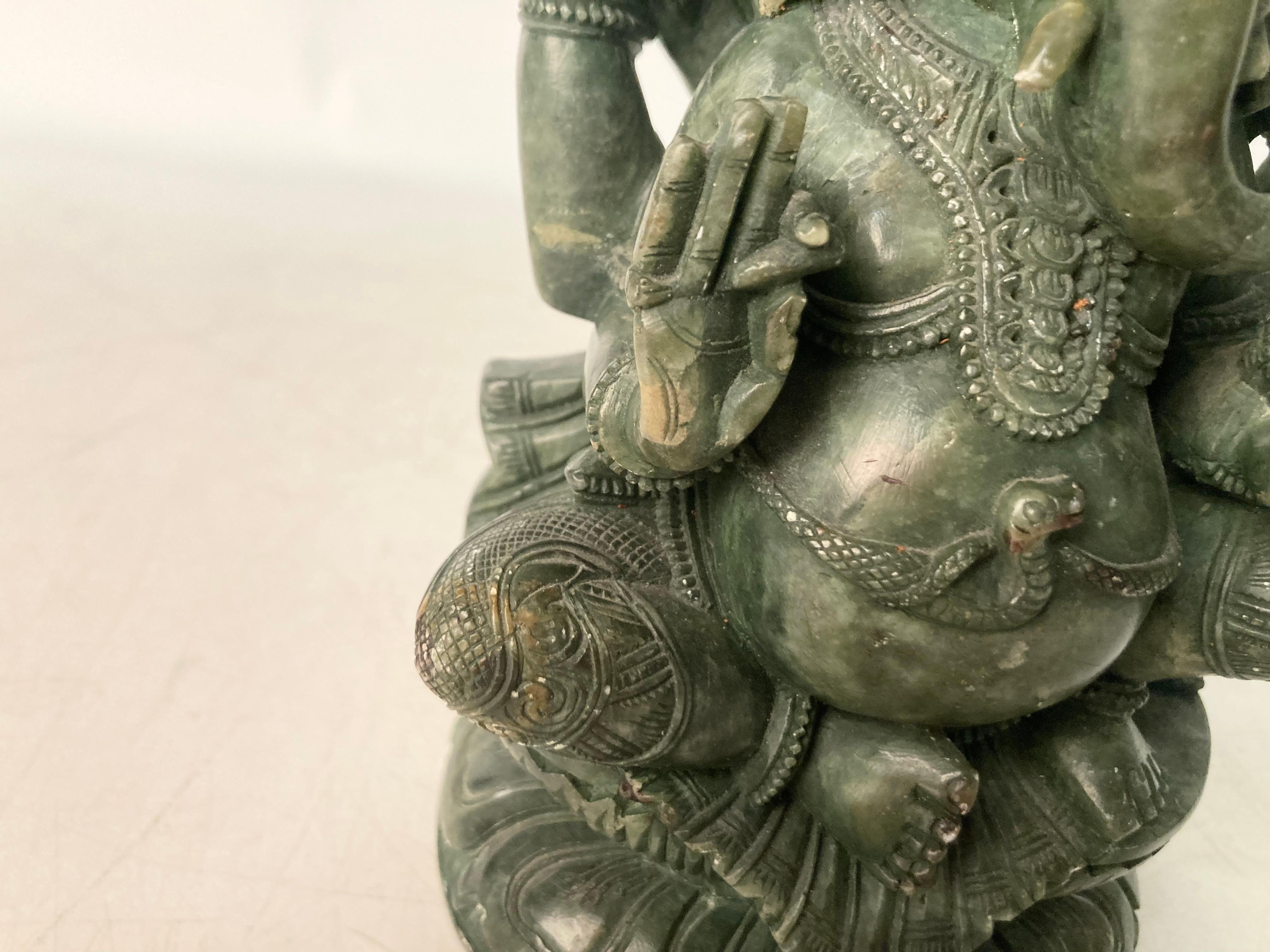 Spinach Green Onyx Sculpture of Ganesha 3