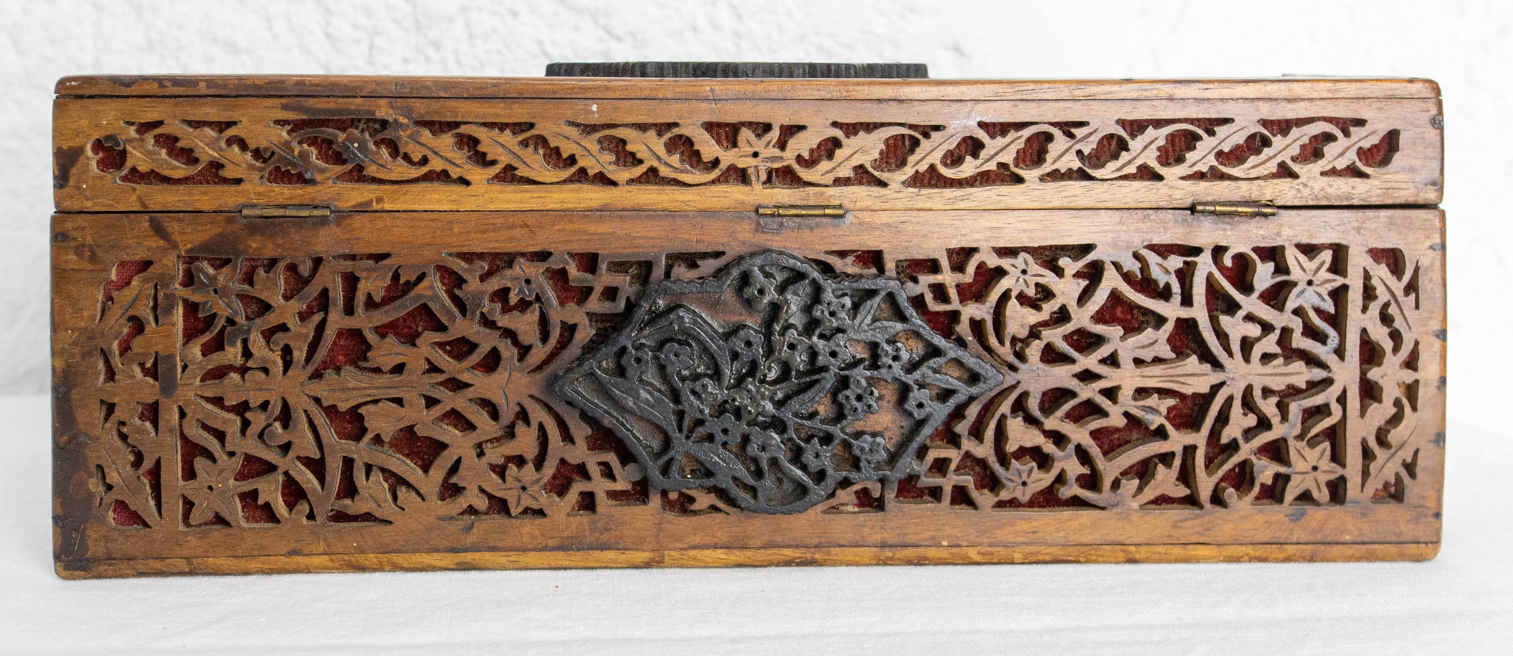 Indian Openwork Teak Box, Late 19th Century For Sale 11