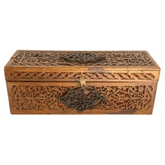 Caja india de teca calada, finales del siglo XIX