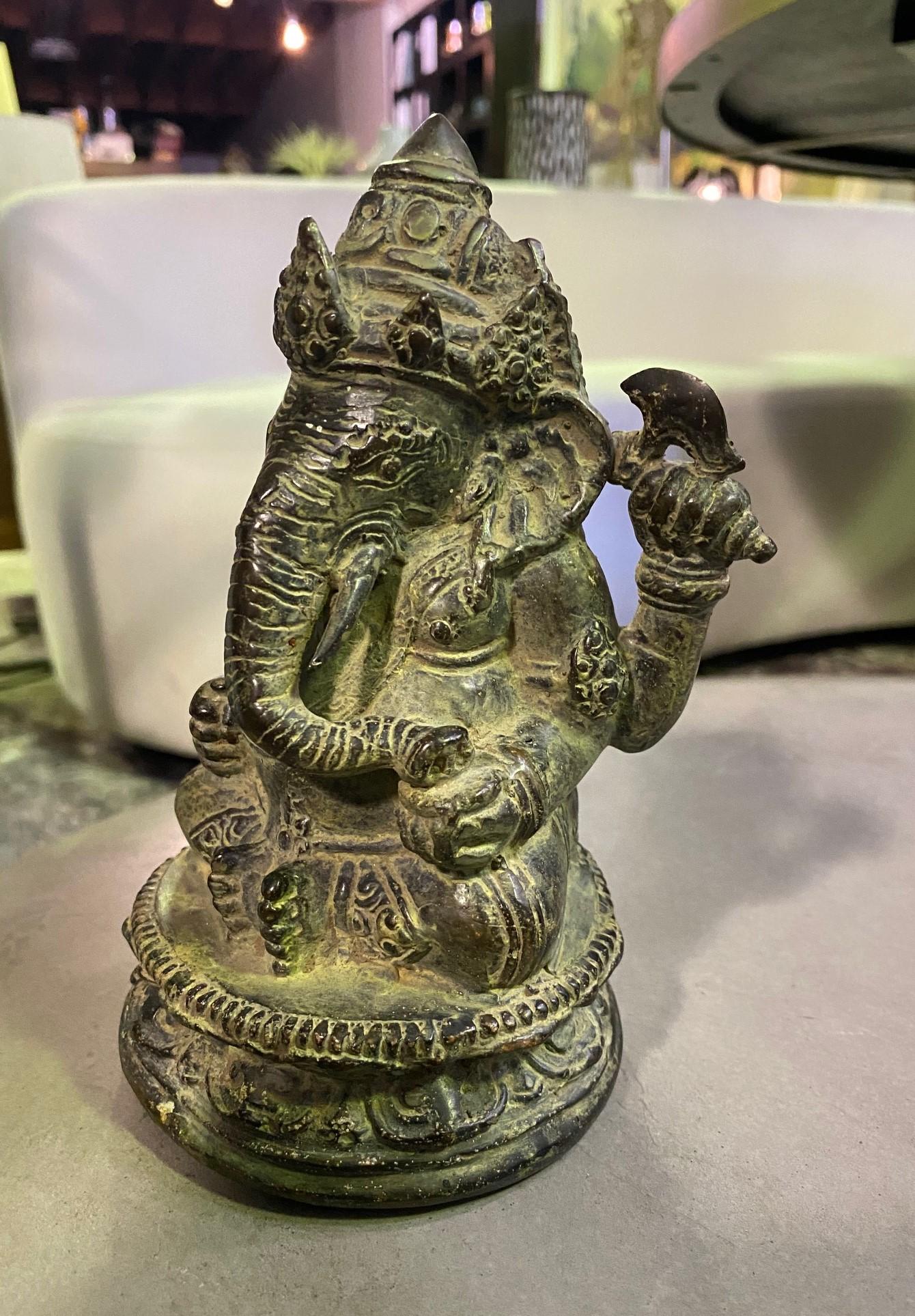 Indian or Nepalese Ganesh Genesha Bronze Statue Sculpture In Good Condition In Studio City, CA