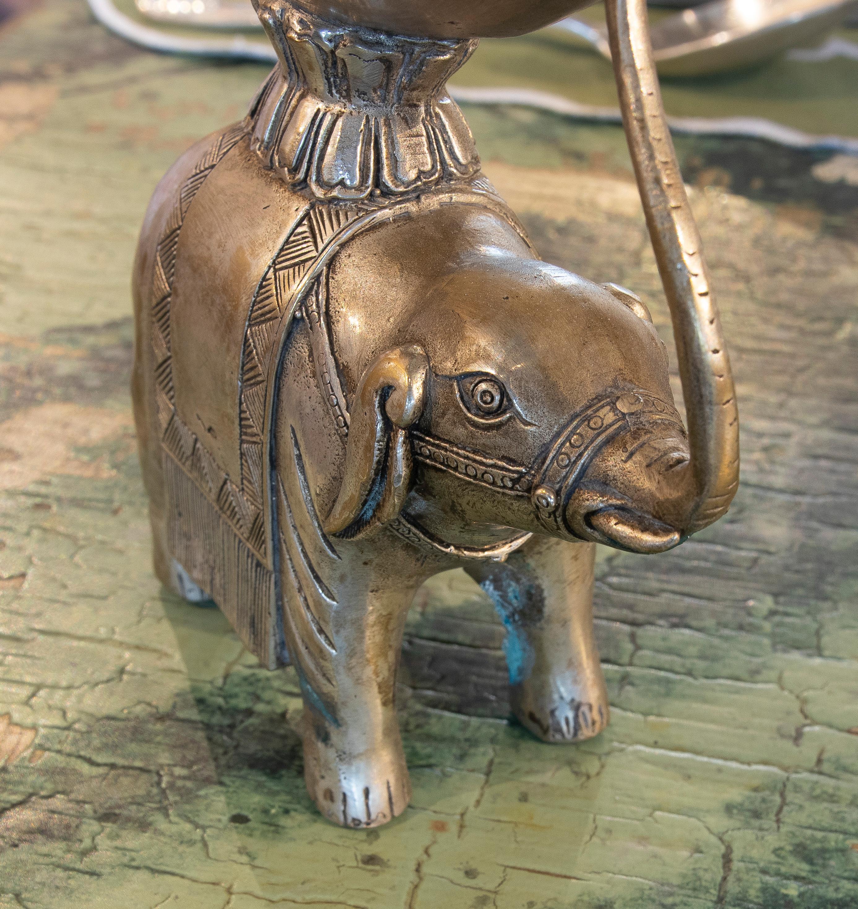 Paire de chandeliers indiens éléphants en bronze plaqué argent en vente 5