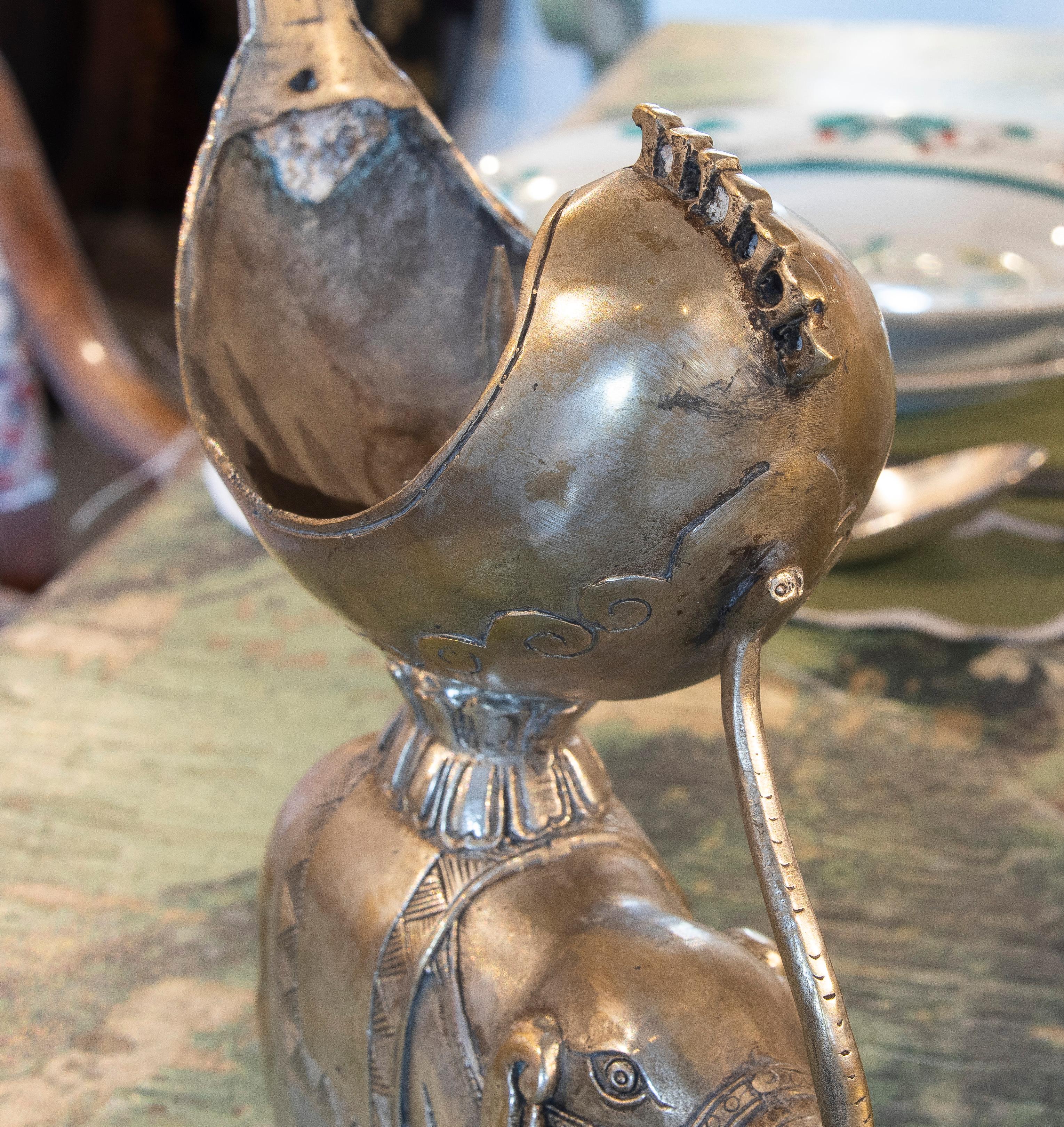 Paire de chandeliers indiens éléphants en bronze plaqué argent en vente 4