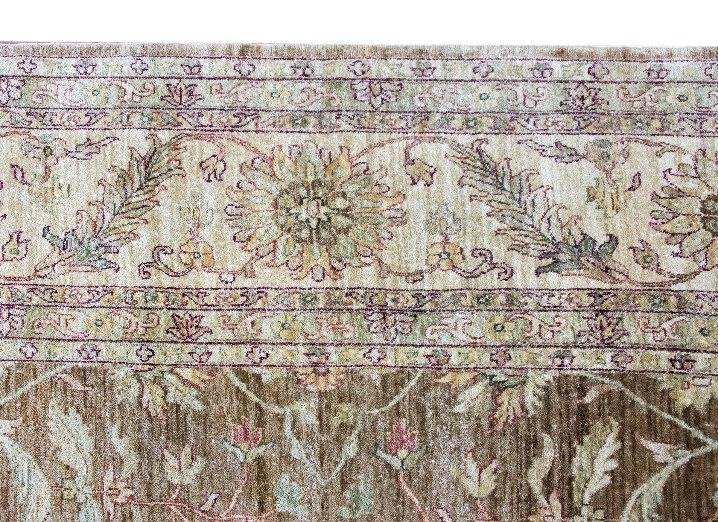 Tapis indien Peshawar tissé avec un motif inspiré de Ziegler en vente 4