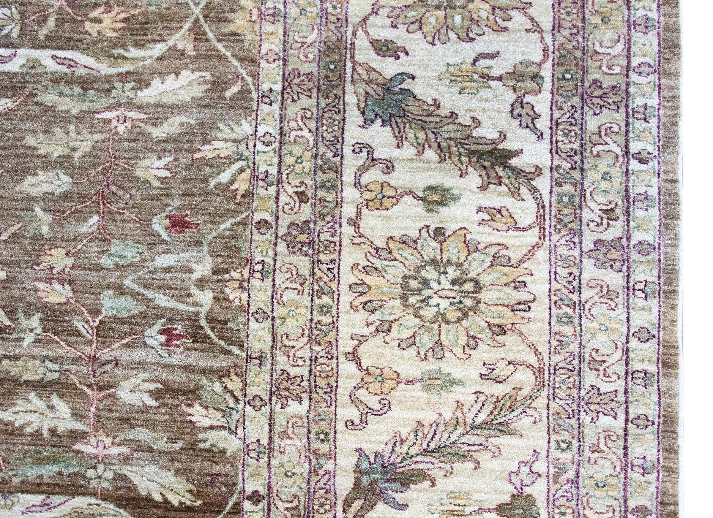 Noué à la main Tapis indien Peshawar tissé avec un motif inspiré de Ziegler en vente