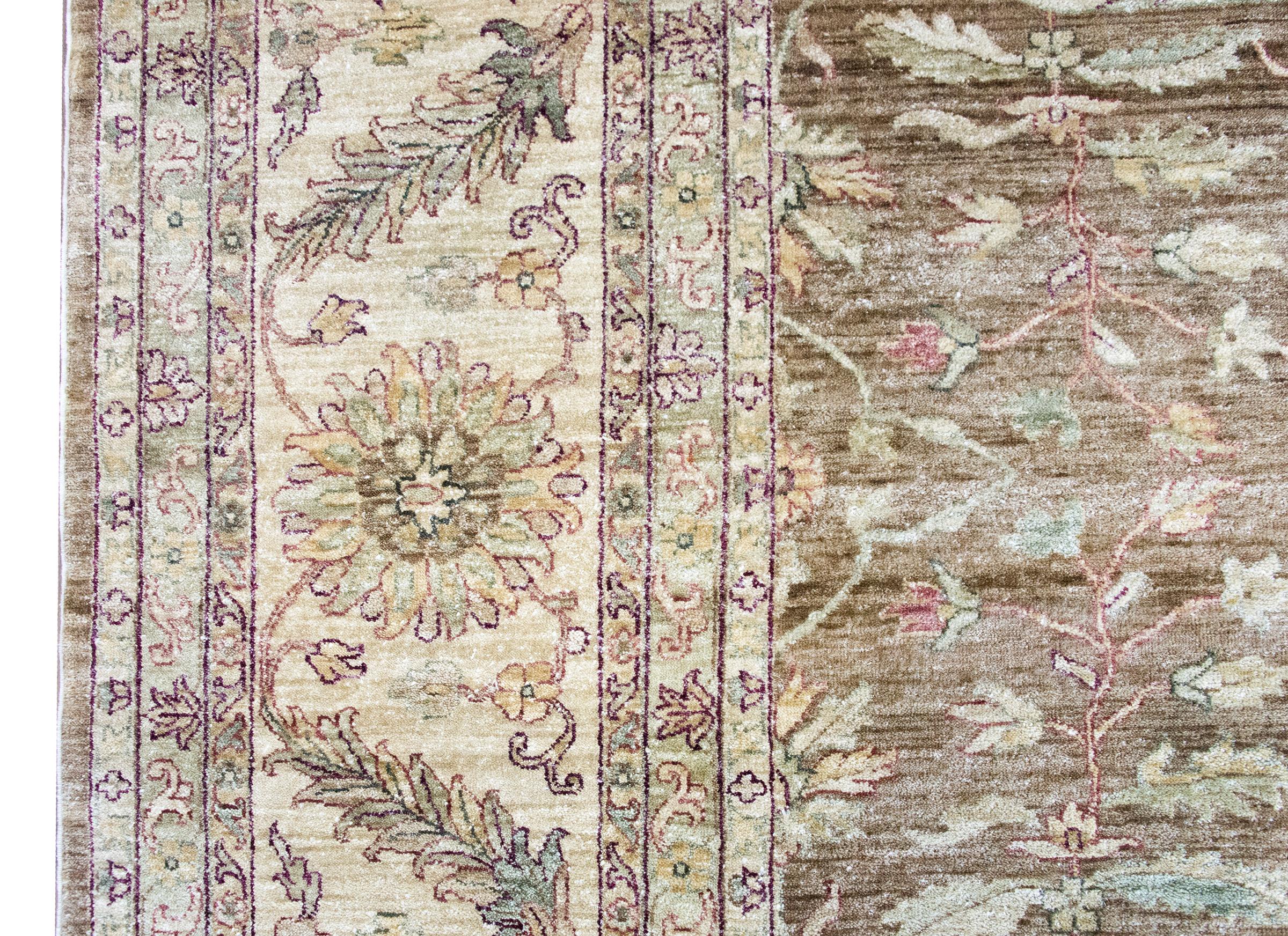 Tapis indien Peshawar tissé avec un motif inspiré de Ziegler Bon état - En vente à Chicago, IL