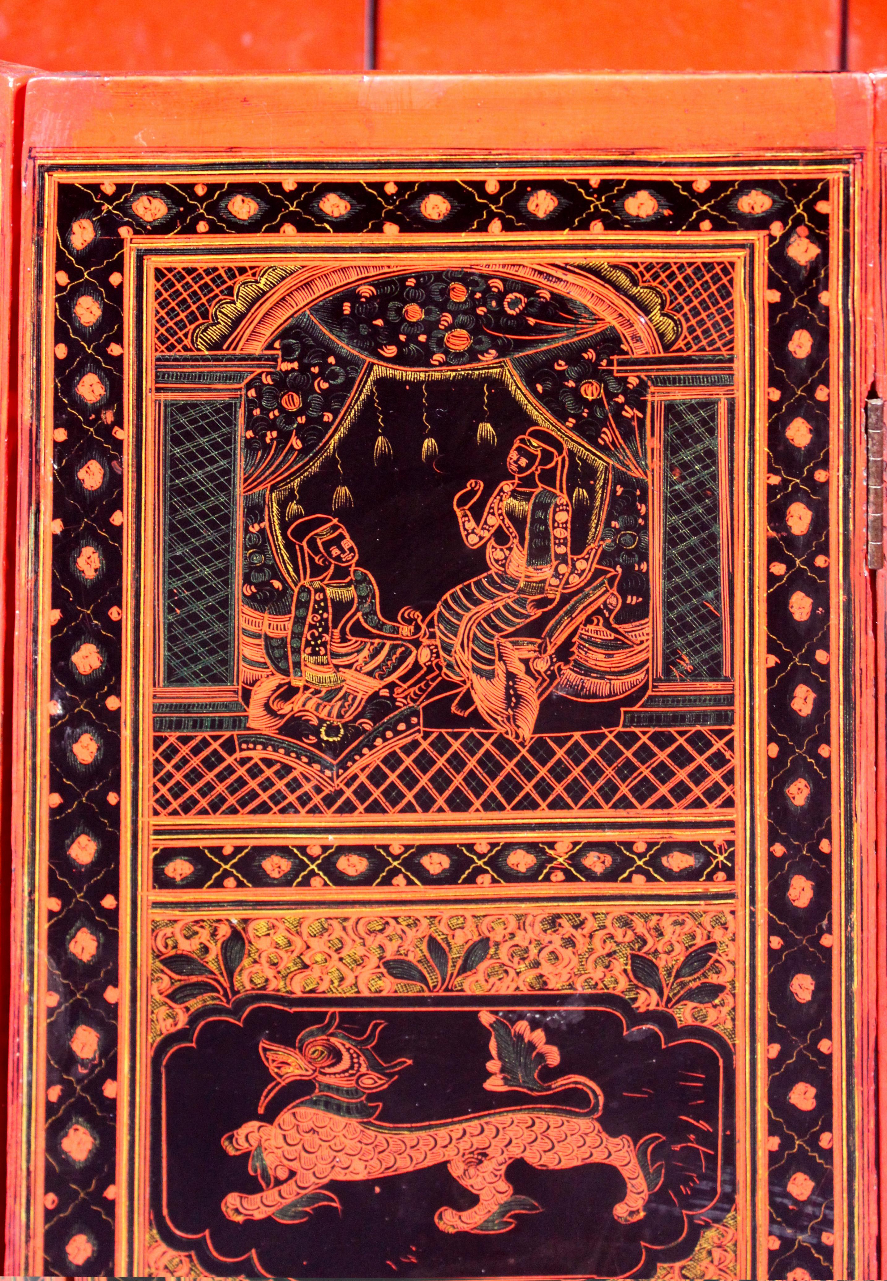 Fin du XIXe siècle Table en laque rouge indienne