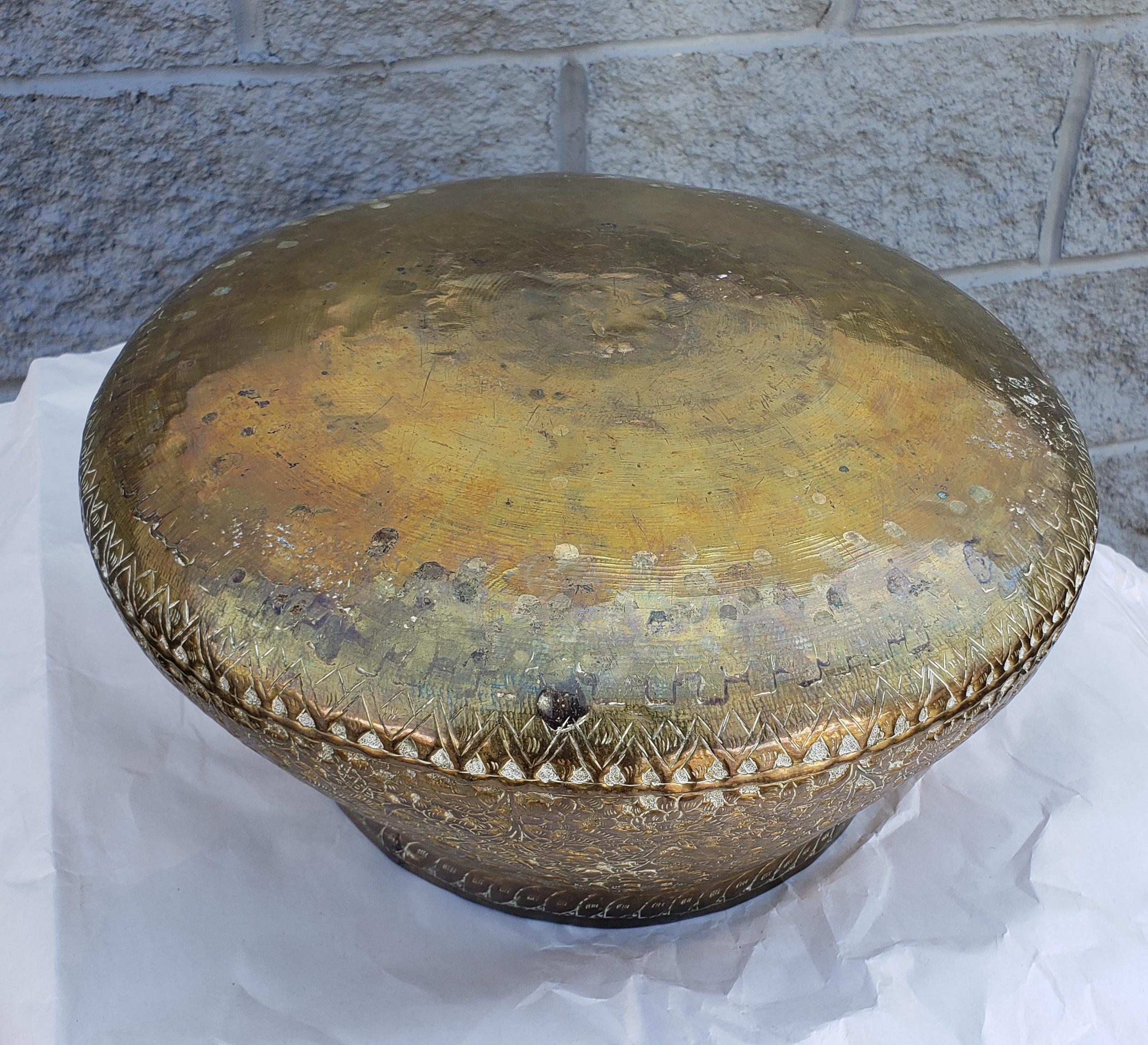Indian Repoussé & Engraved Brass Bowl / Planter on Engraved Brass Stand / Stool For Sale 5