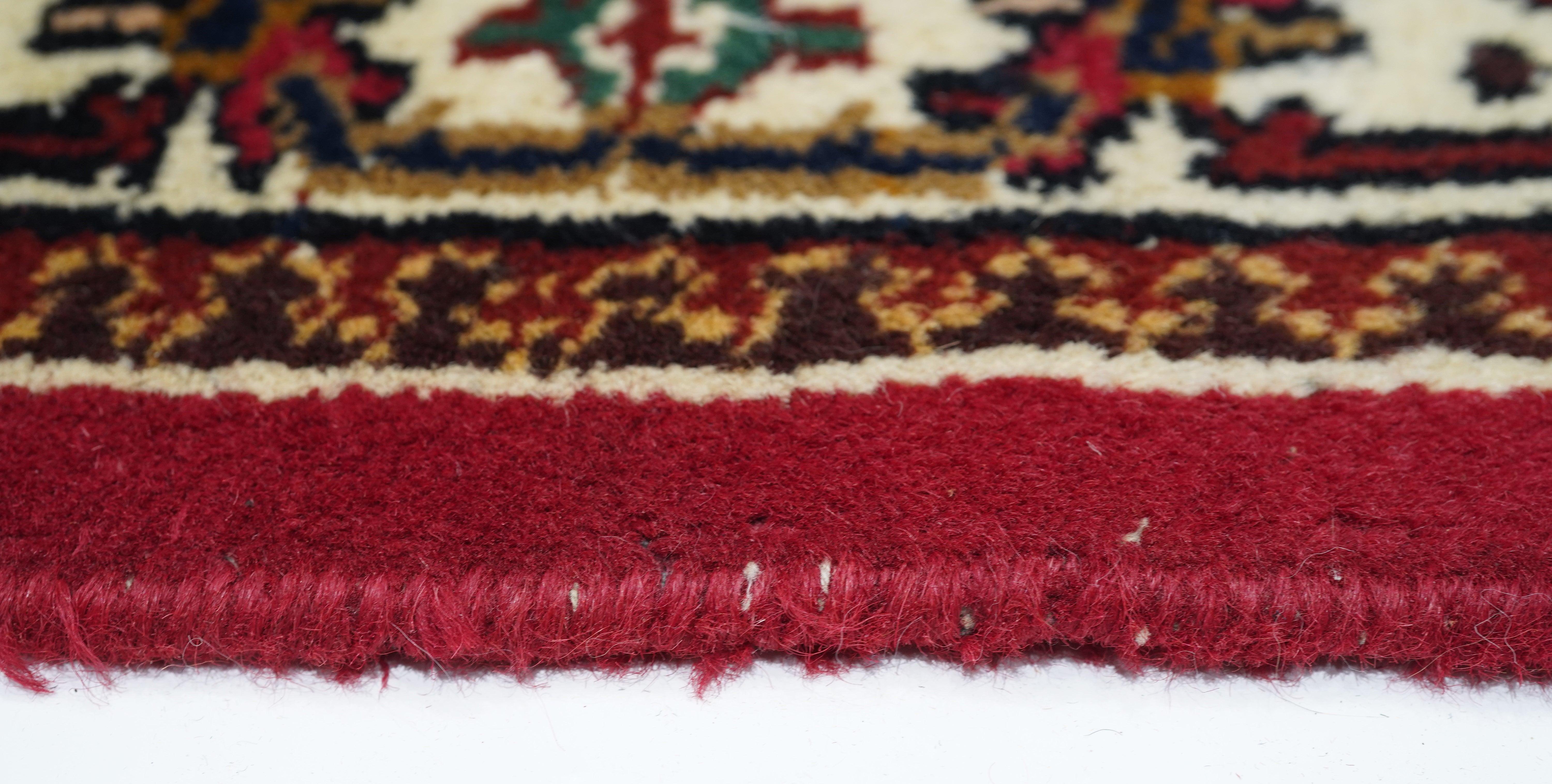 Indian Rug 2'11'' x 5'3'' In New Condition For Sale In New York, NY