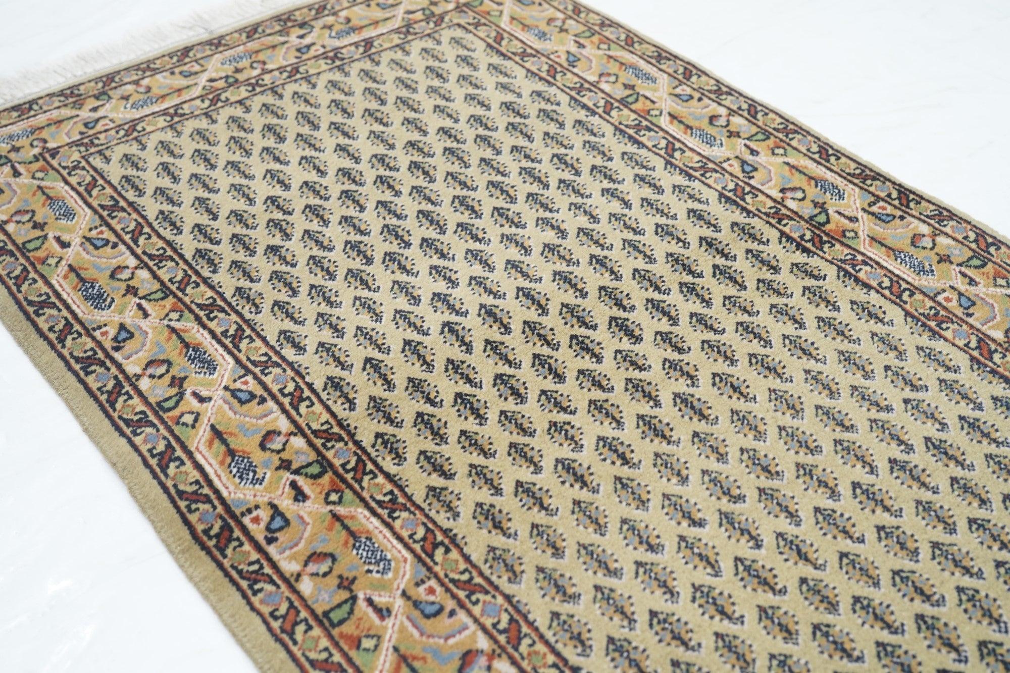 Lana Tappeto indiano 2'5'' x 4'8'' in vendita