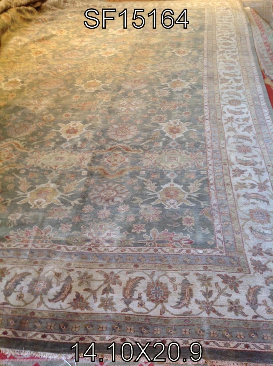 Indian rug

Measurement: 15' x 20'9
