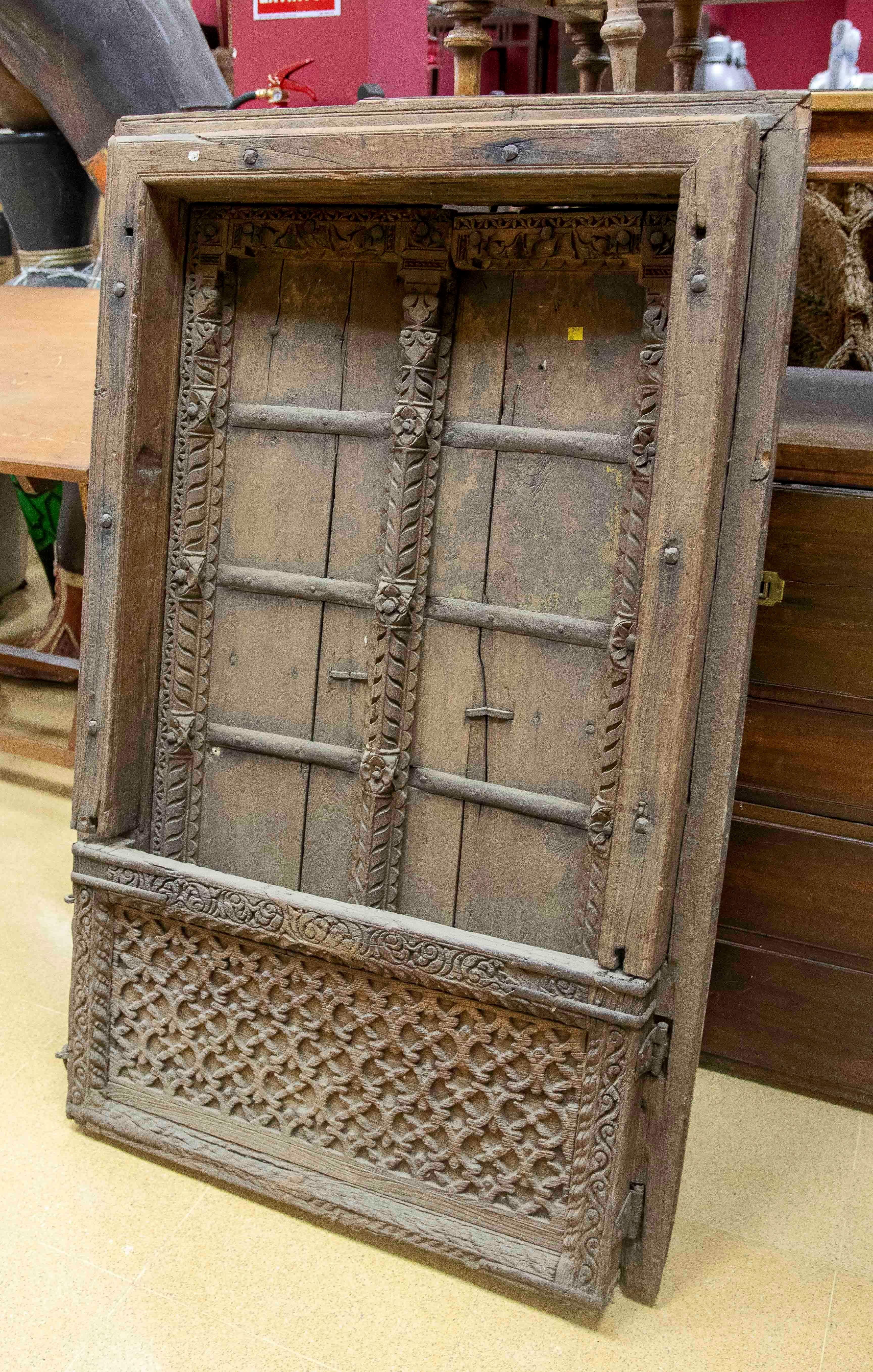 Vitrail indien rustique avec décorations en fer Bon état - En vente à Marbella, ES