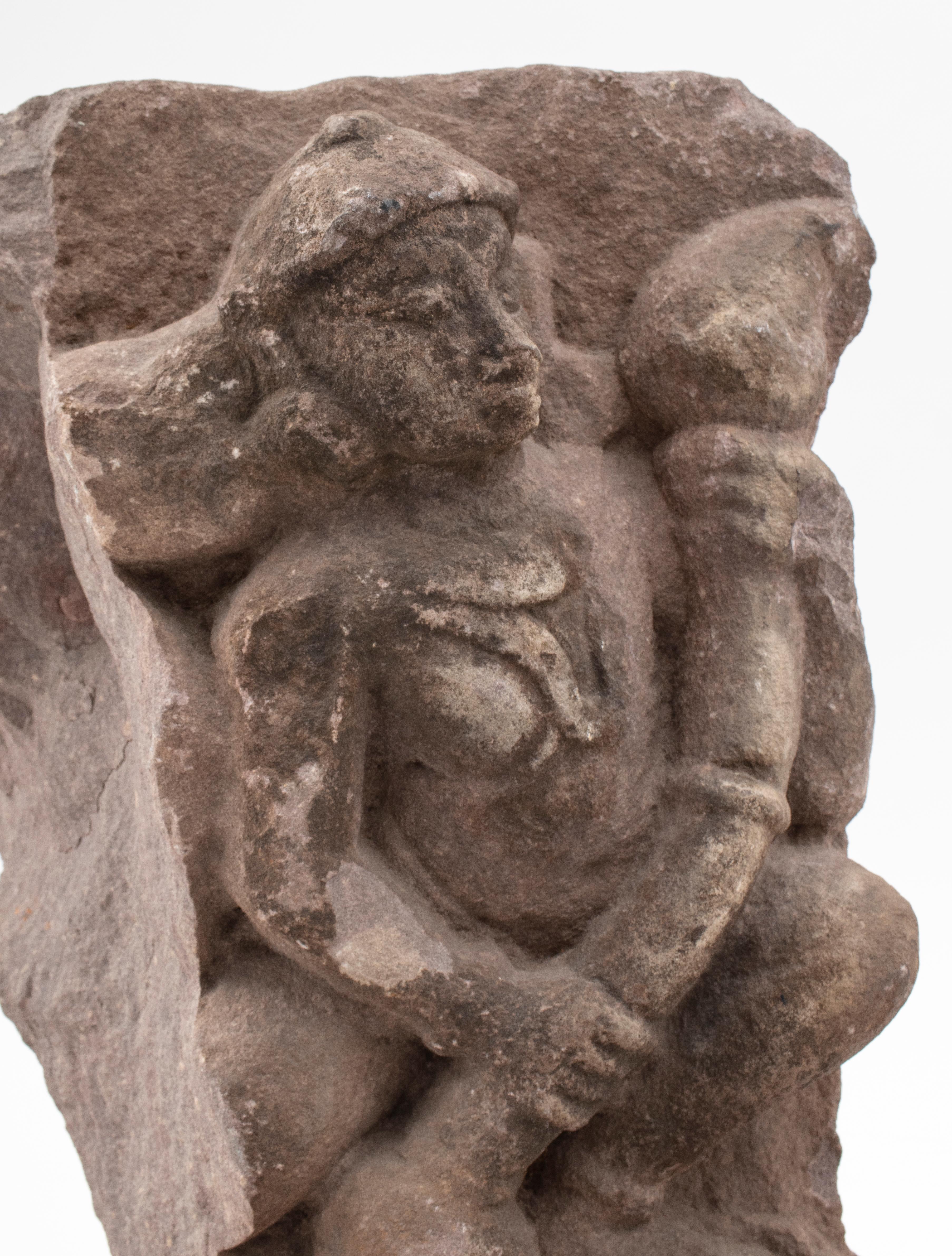 Sculpture indienne de Shiva en grès en vente 1