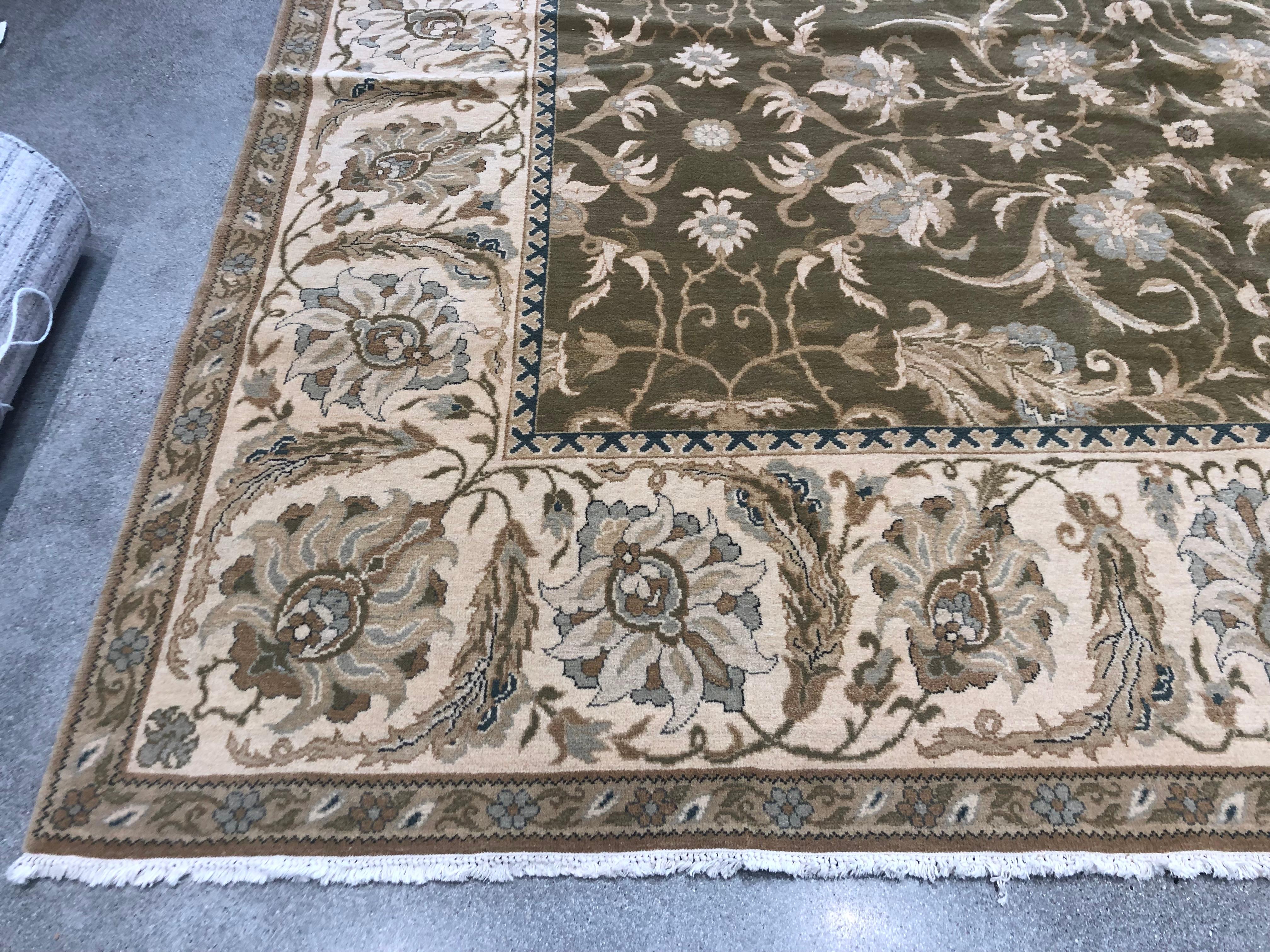 Indien Tapis indien de style Savonnerie en vente