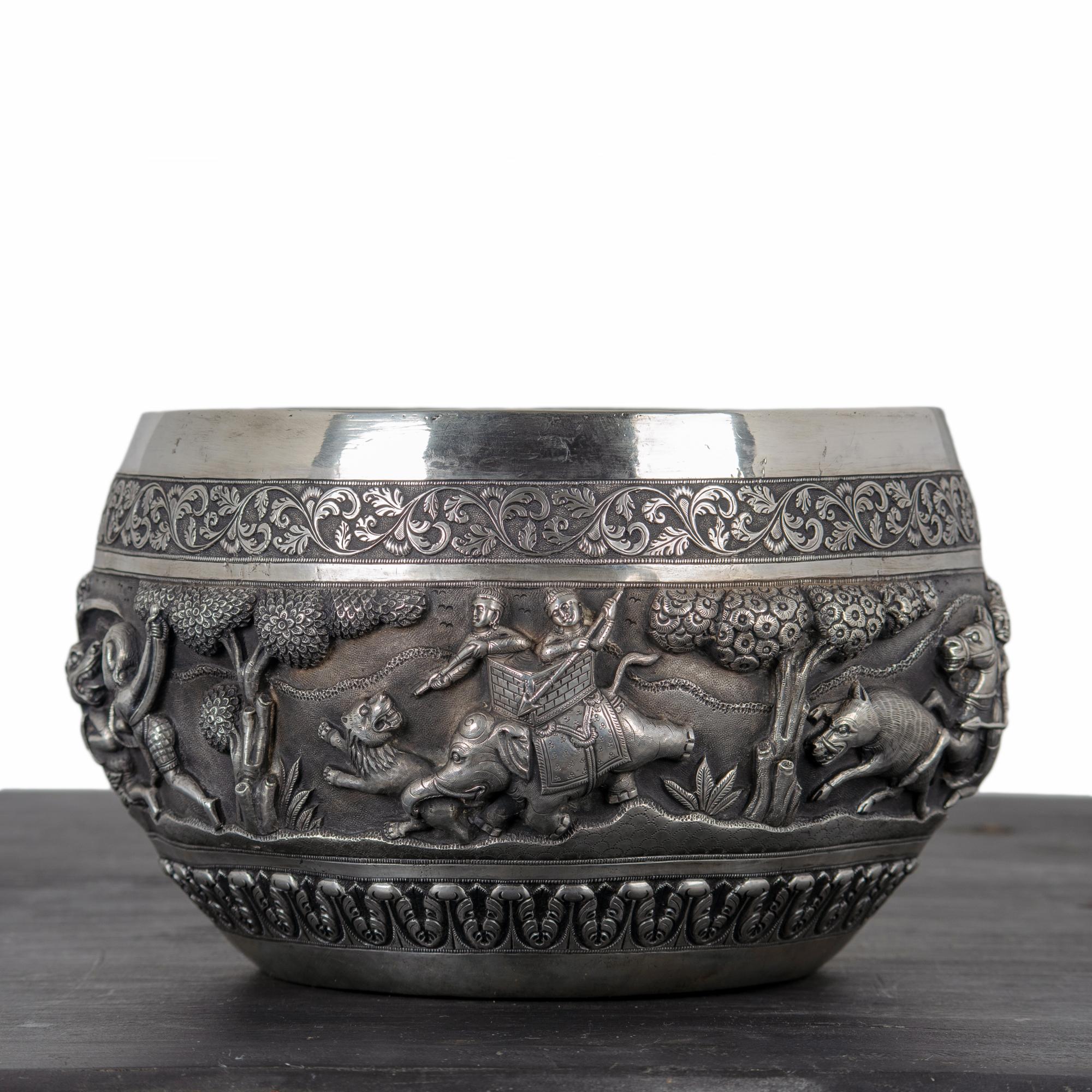 Indian Silver Repoussé Hunting Bowl, Lucknow, 19th Century For Sale 2