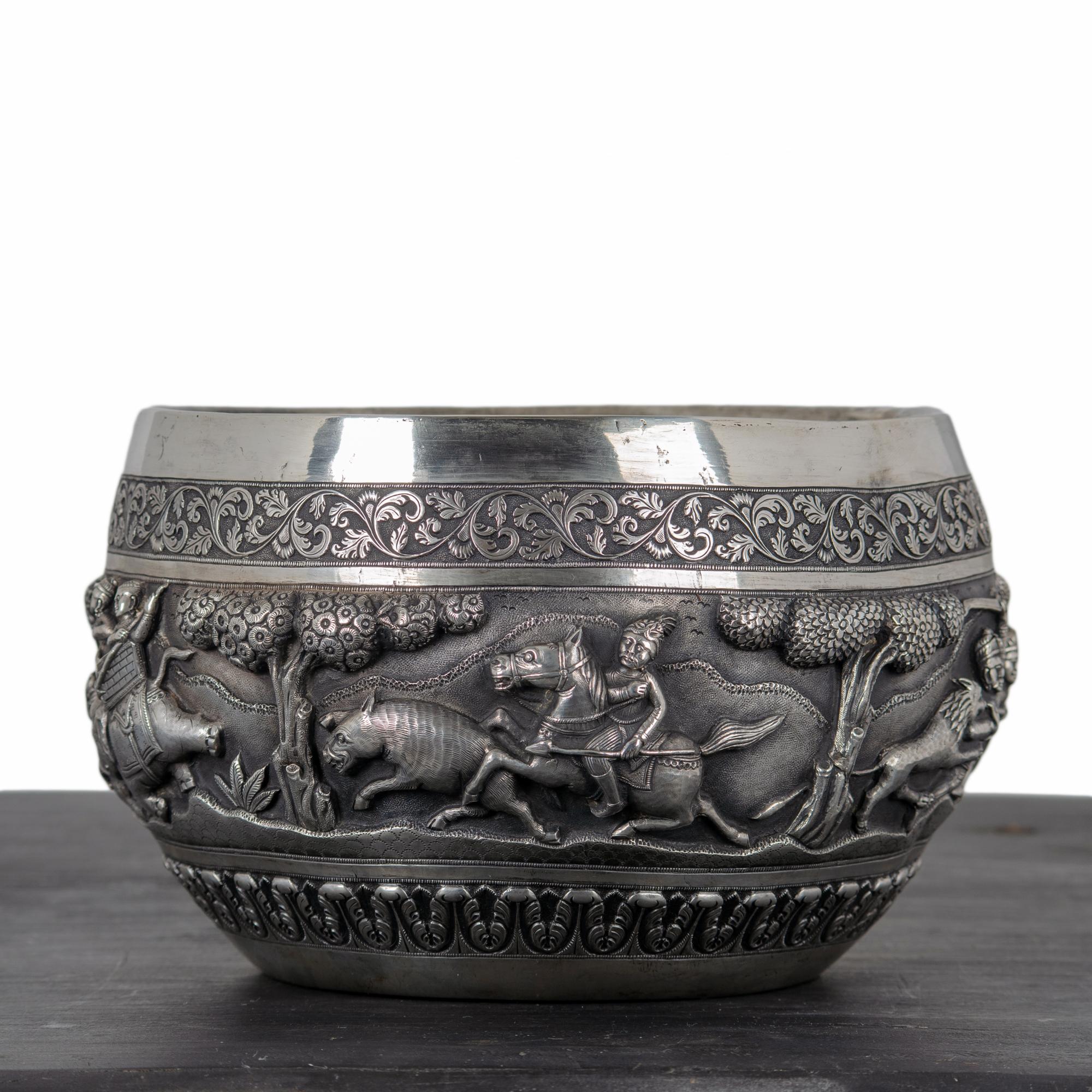 Indian Silver Repoussé Hunting Bowl, Lucknow, 19th Century For Sale 3