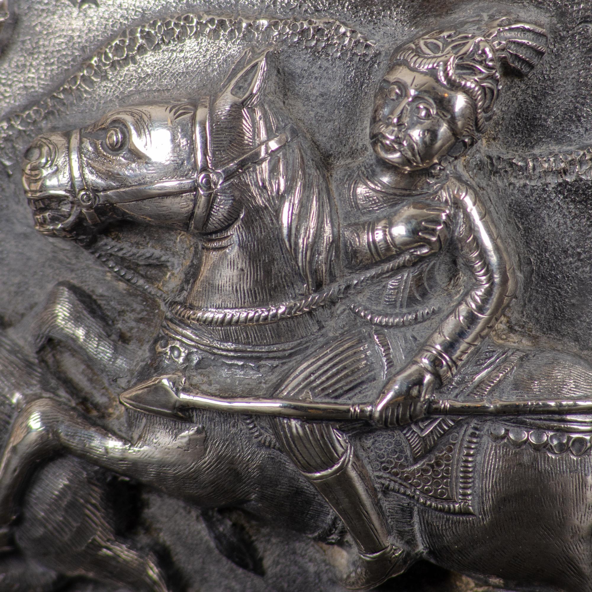 Indische Silber-Repoussé-Jagdschale, Lucknow, 19. Jahrhundert im Angebot 5