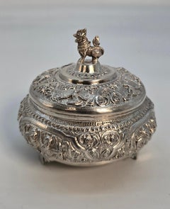 Indian silver repousse work decorated jar and cover circa 1900