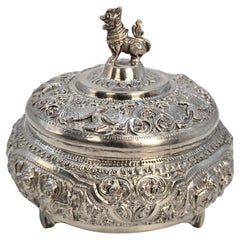 Indian silver repousse work decorated jar and cover circa 1900