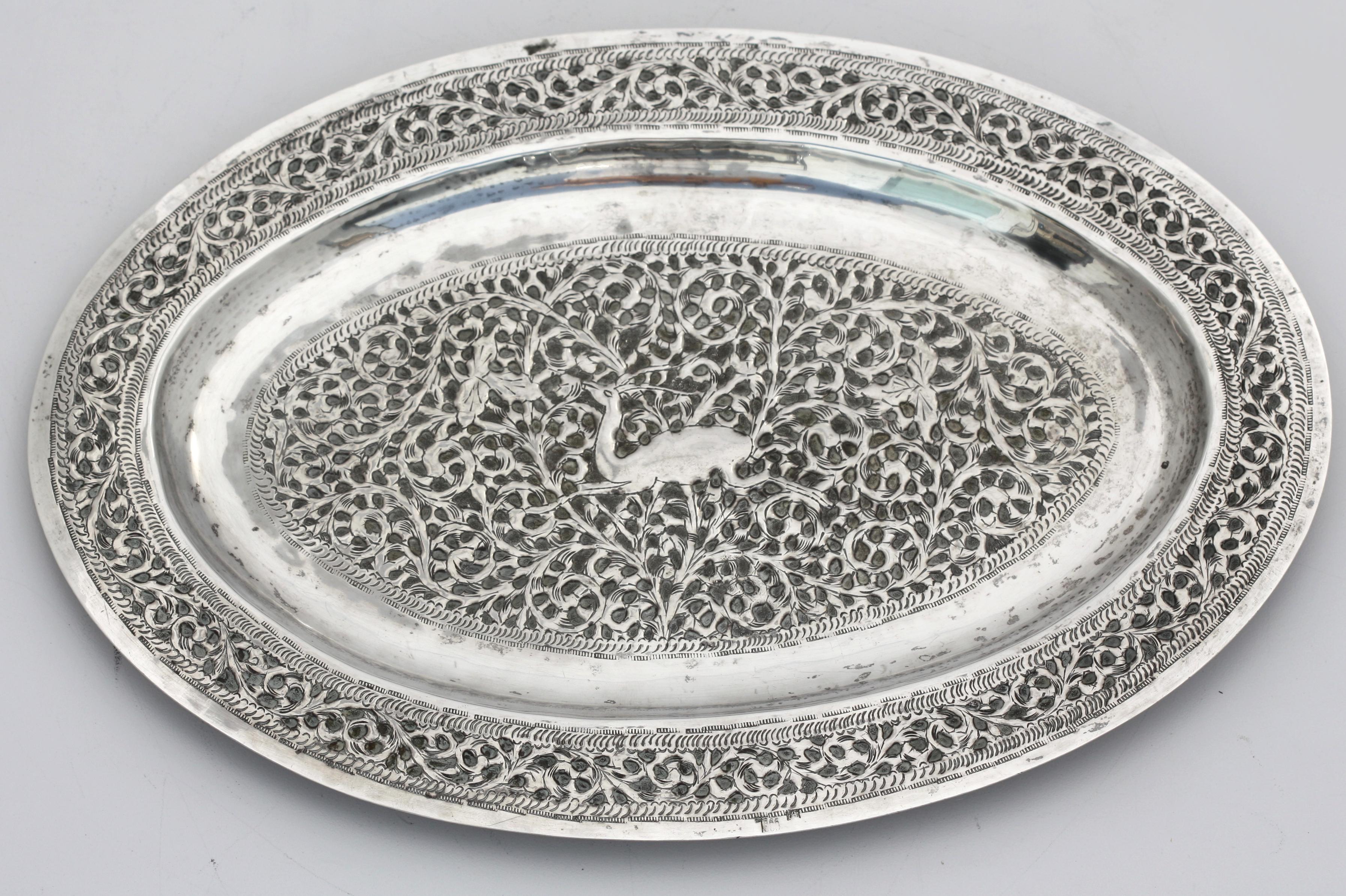Indisches Silber-Tablett (20. Jahrhundert) im Angebot