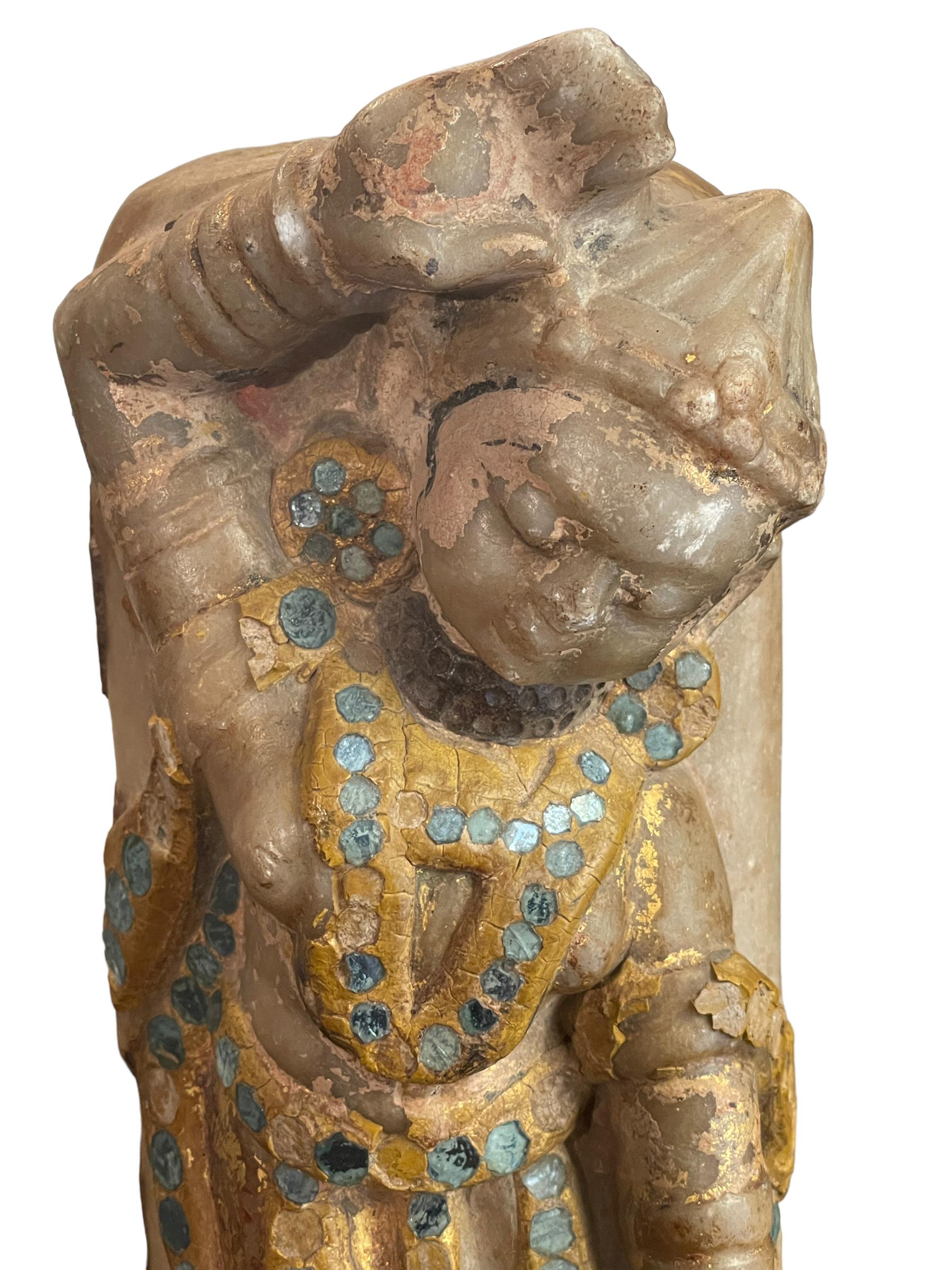 statue indienne d'Abrahame dansant
Élégante statue indienne d'Apsara dansante en albâtre et verre, du XVIIIe siècle
Dimensions : 11x8cm, hauteur 32cm
Poids : 4,87 kg