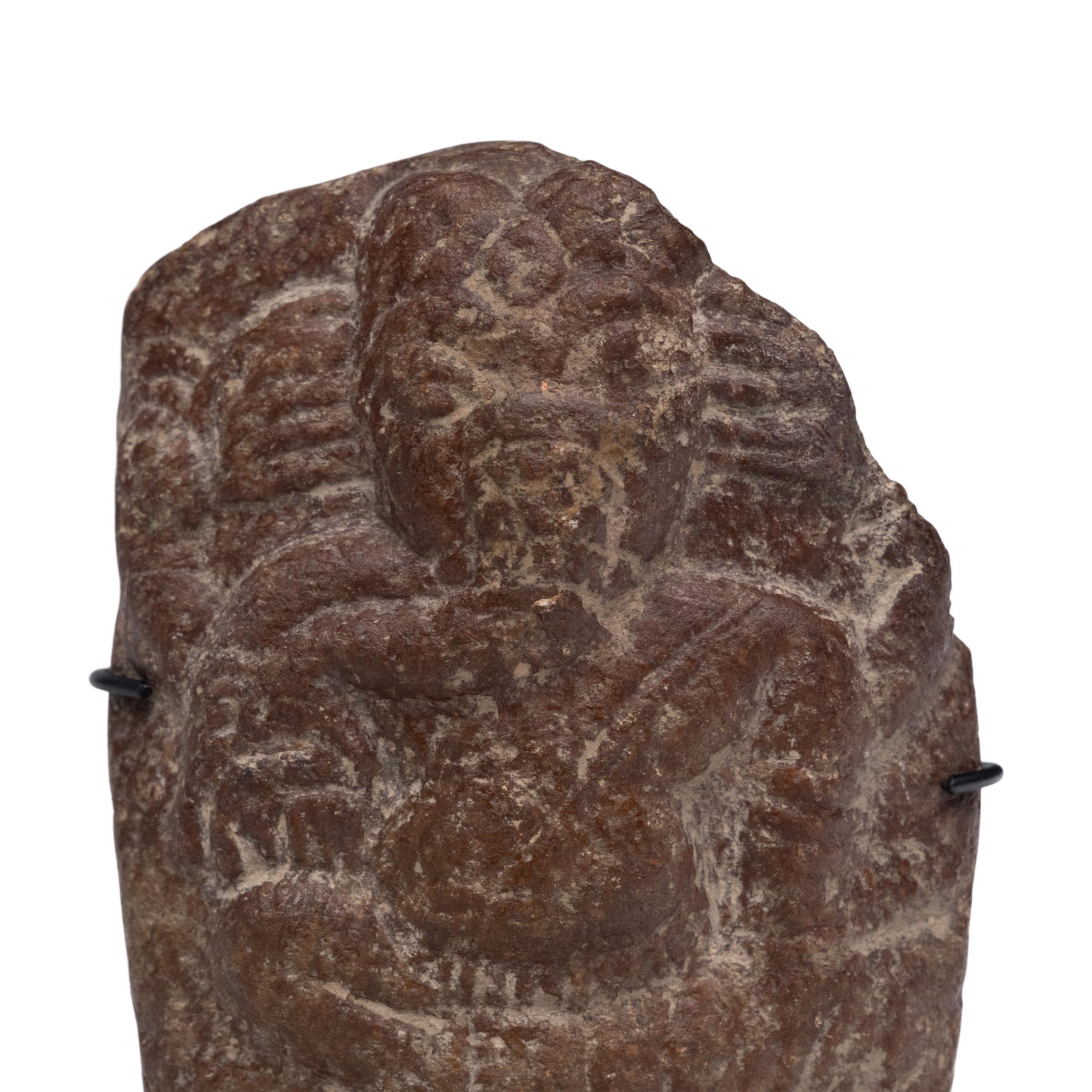 Primitif Ganesha indien en relief en pierre, 10e siècle en vente