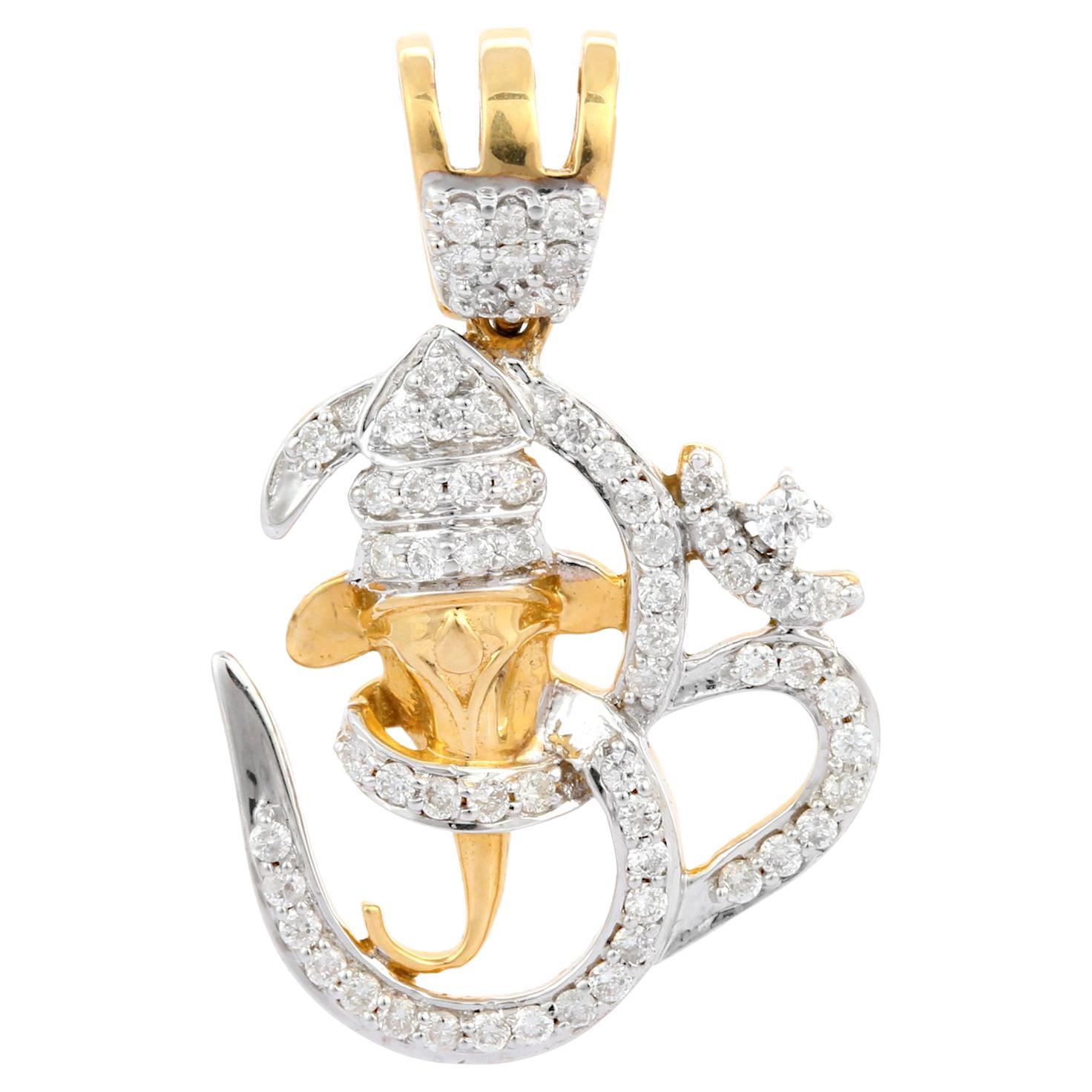 Pendentif de style indien Ganesh en forme de lettre en or jaune 18 carats et diamants en vente