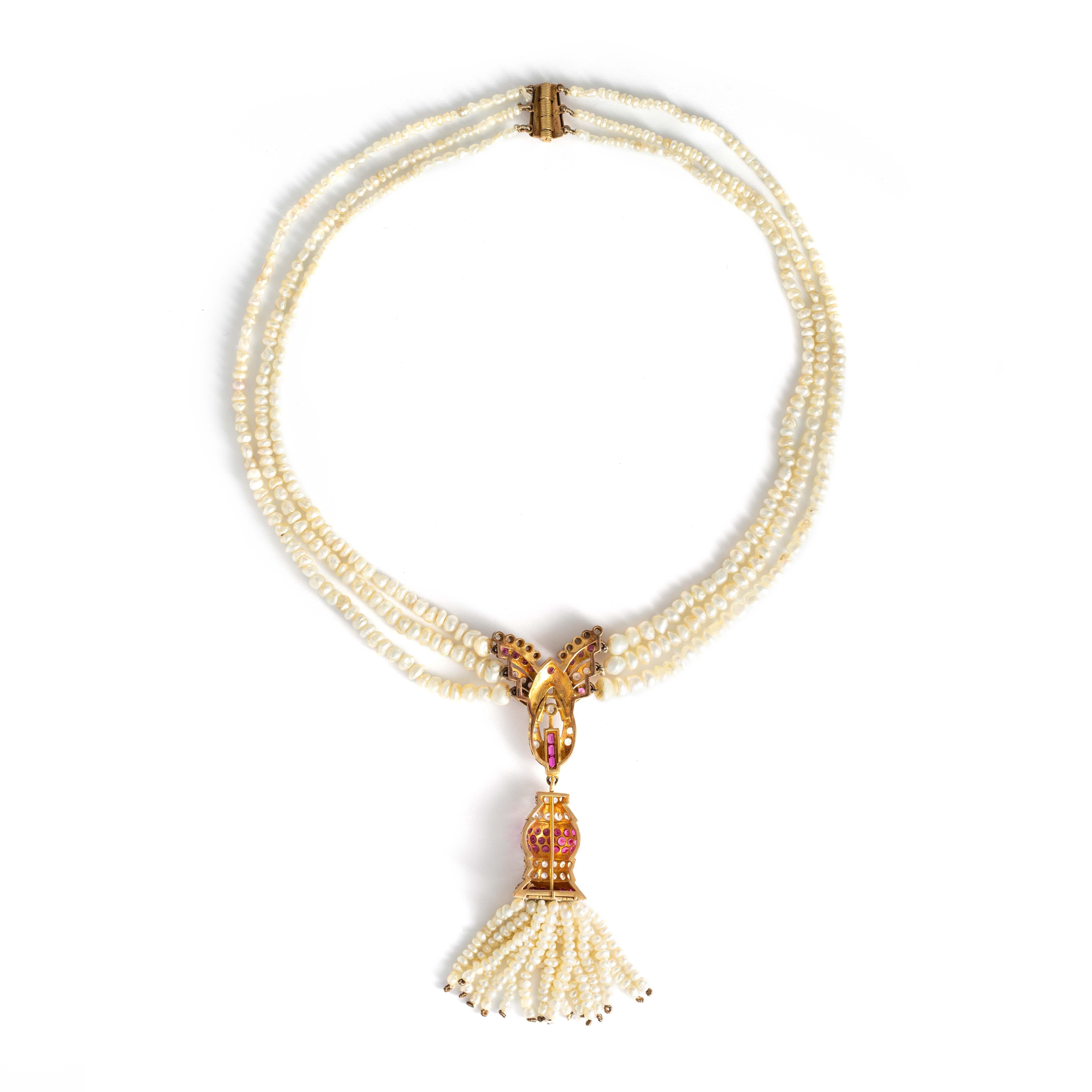 long pearl necklace indian style