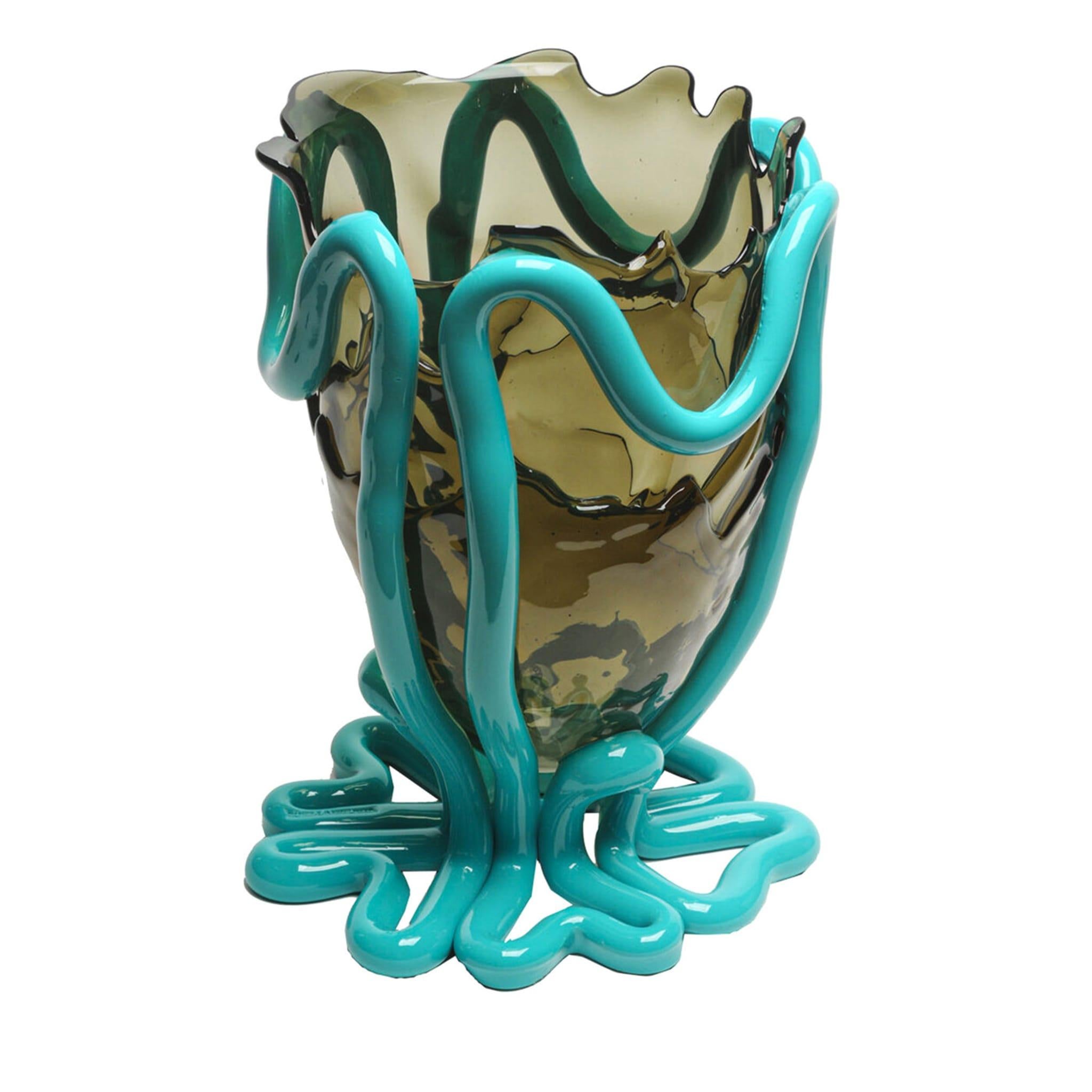 The extraordinary result of the precious partnership between Gaetano Pesce and Corsi Design, this vase is a distinctive, unique piece from the Fish Design Collection. Entirely crafted of soft resin, it flaunts fascinating, nature-inspired shapes of