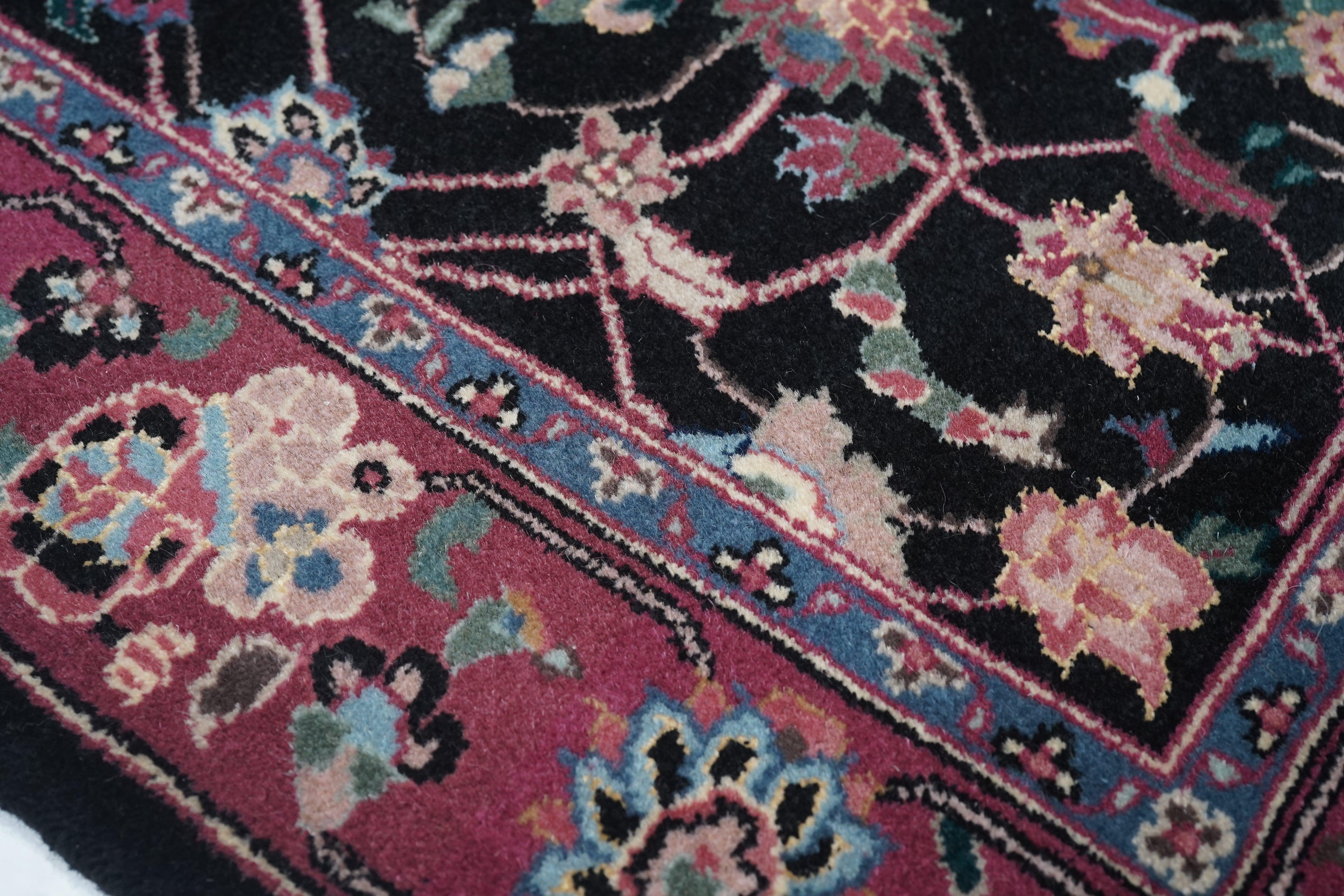 XXI secolo e contemporaneo Runner indiano Tabriz 2'3'' x 10'0'' in vendita