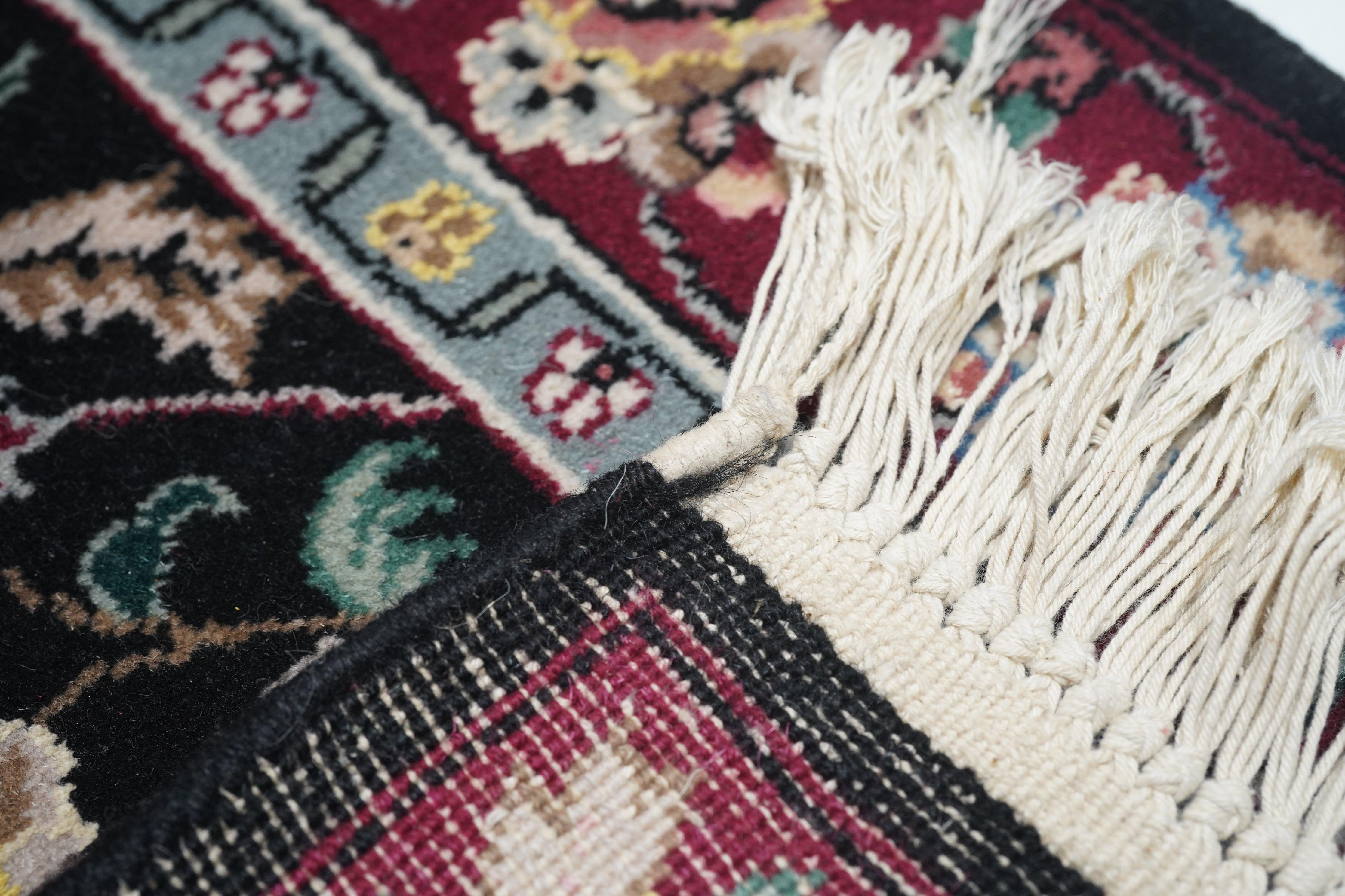 Runner indiano Tabriz 2'5'' x 9'10'' in vendita 3