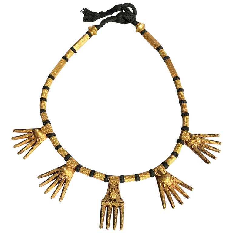 Collier de mariage indien Tamil Nadu en or sur 1stDibs France