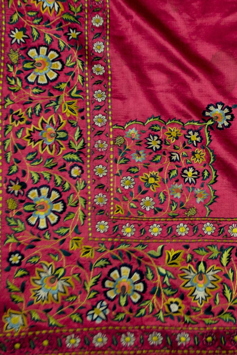 Indian Tent Or Long Embroidered Satin Valance in Mughal Style- 19th century For Sale 7