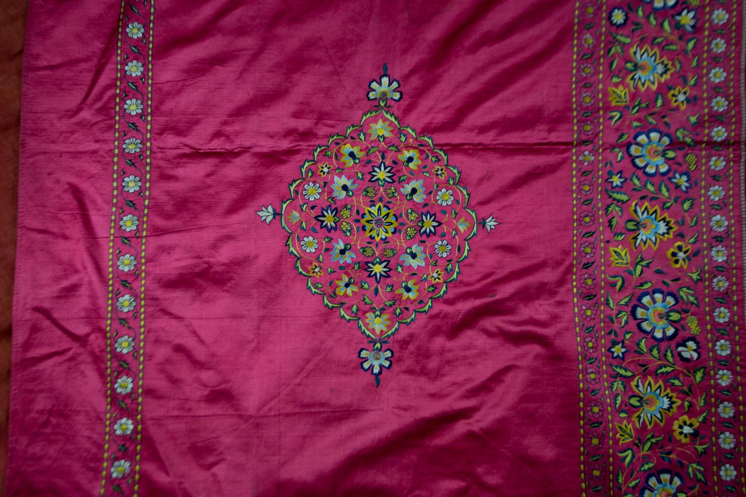 Indian Tent Or Long Embroidered Satin Valance in Mughal Style- 19th century For Sale 2