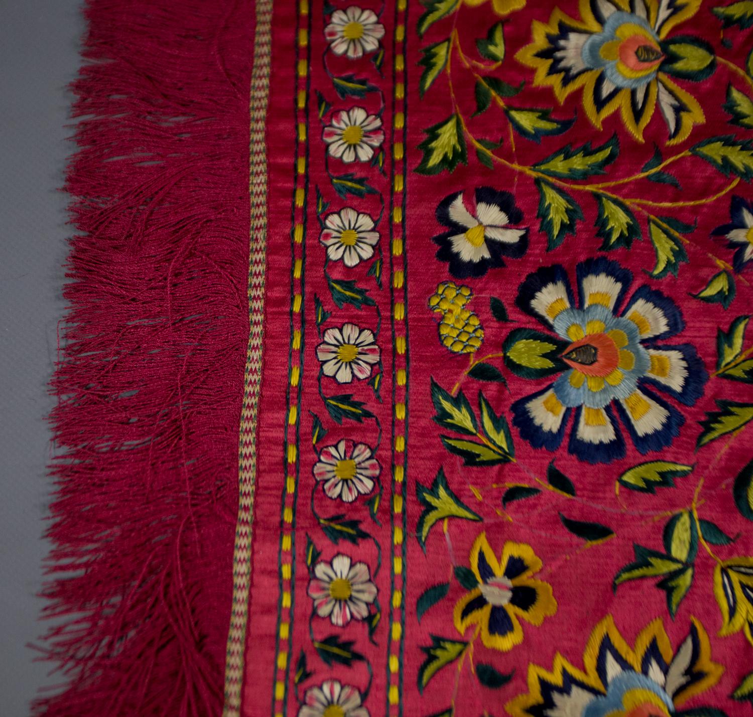 Indian Tent Or Long Embroidered Satin Valance in Mughal Style- 19th century For Sale 3