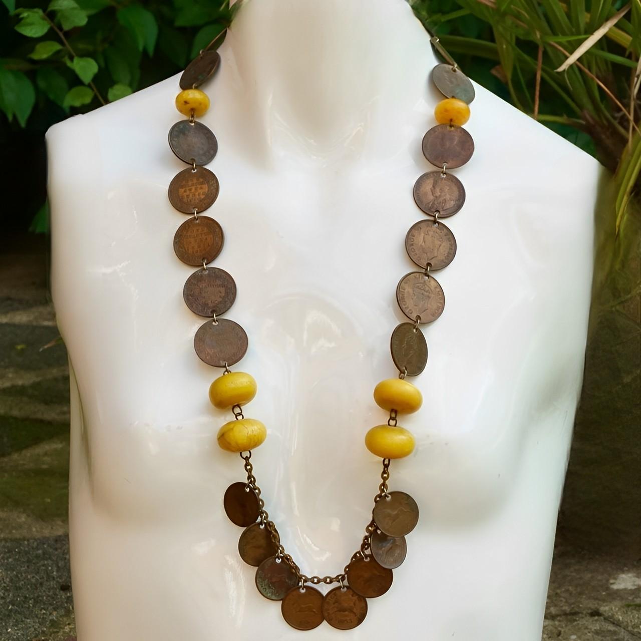 Collier de perles tibétaines indiennes et de résine jaune Unisexe en vente