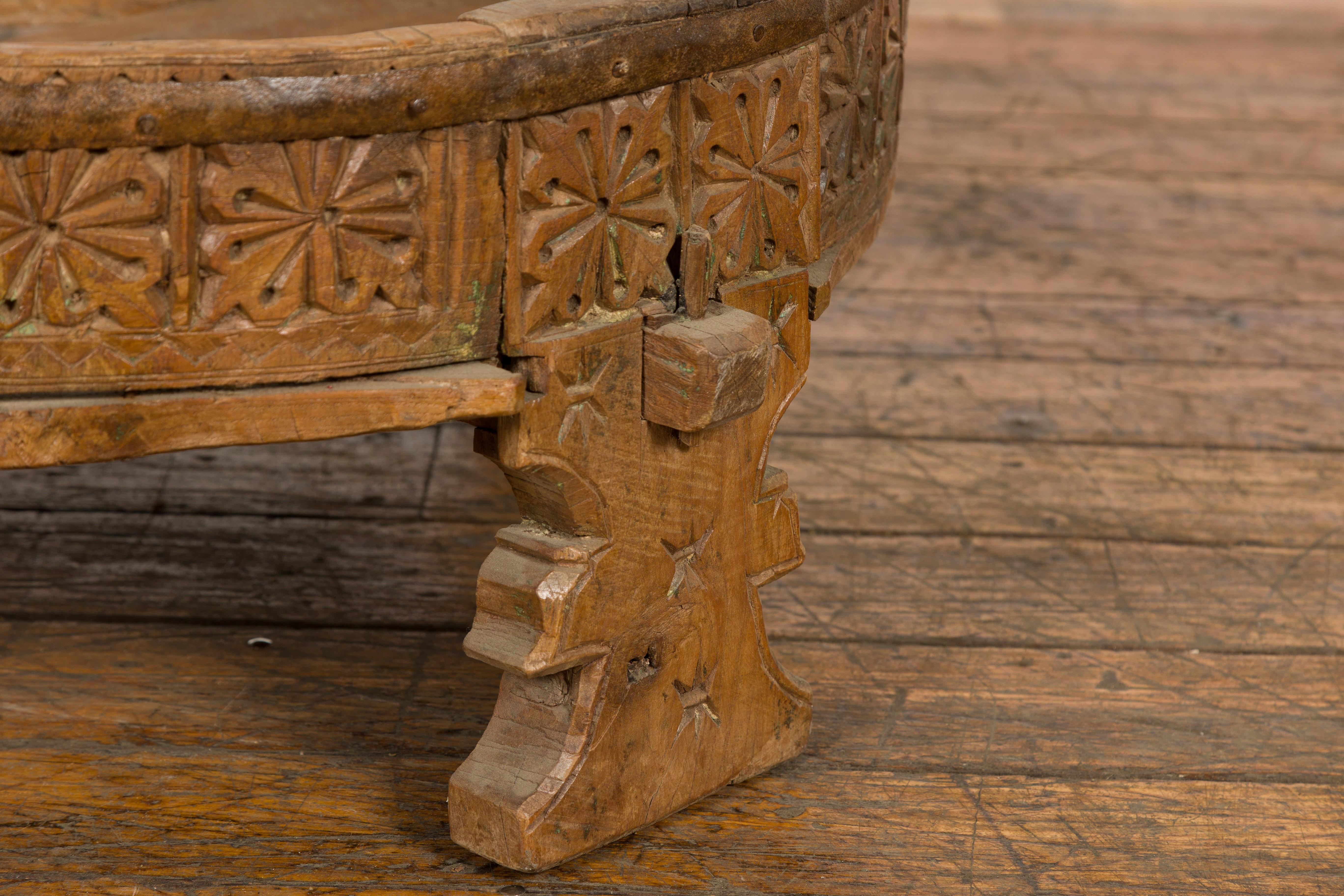 Indian Tribal 1920s Teak Chakki Grinding Table with Geometric Hand-Carved Motifs For Sale 4