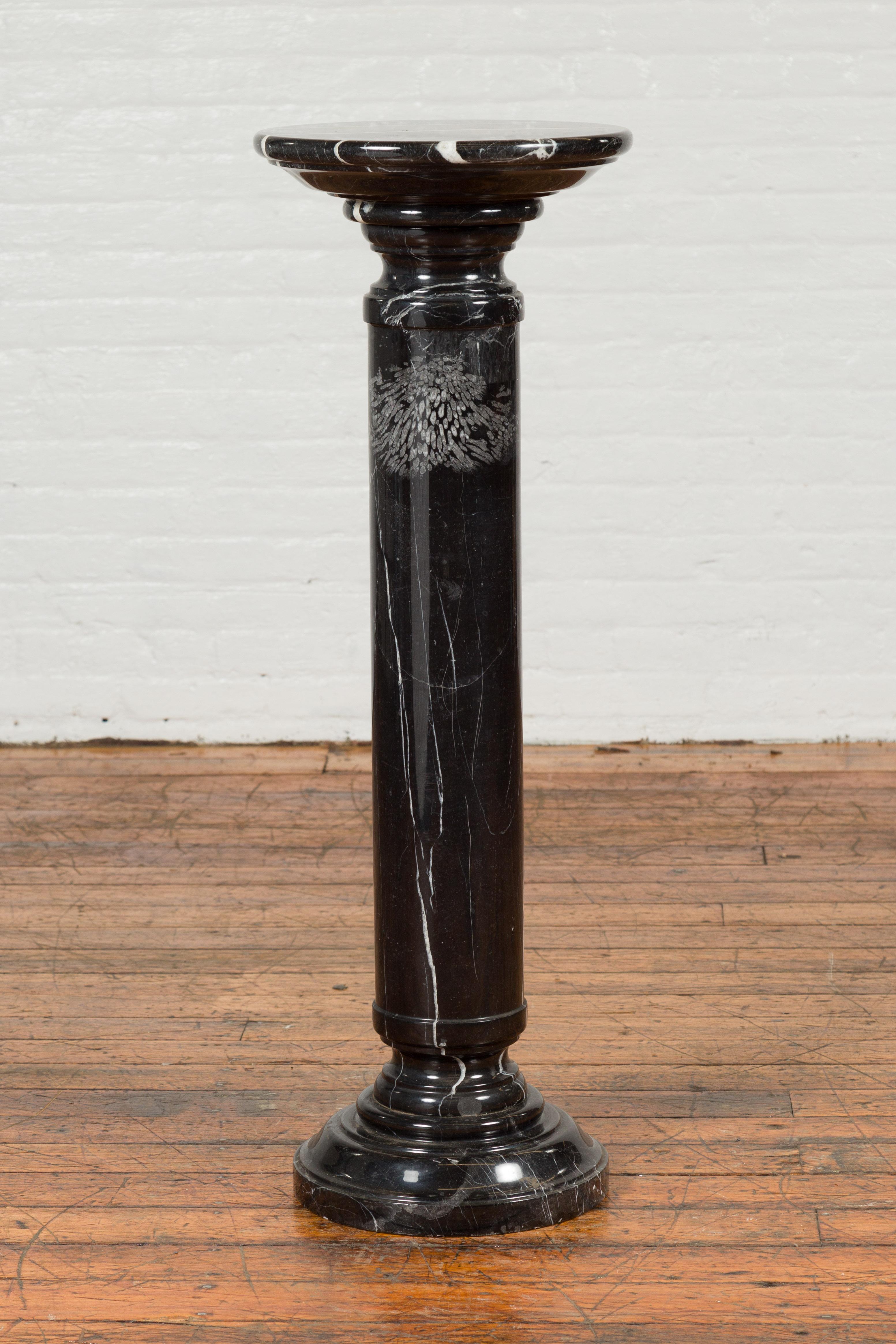Indian Vintage Black Carrara Marble Pedestal with Circular Top and Stripe Accent 2