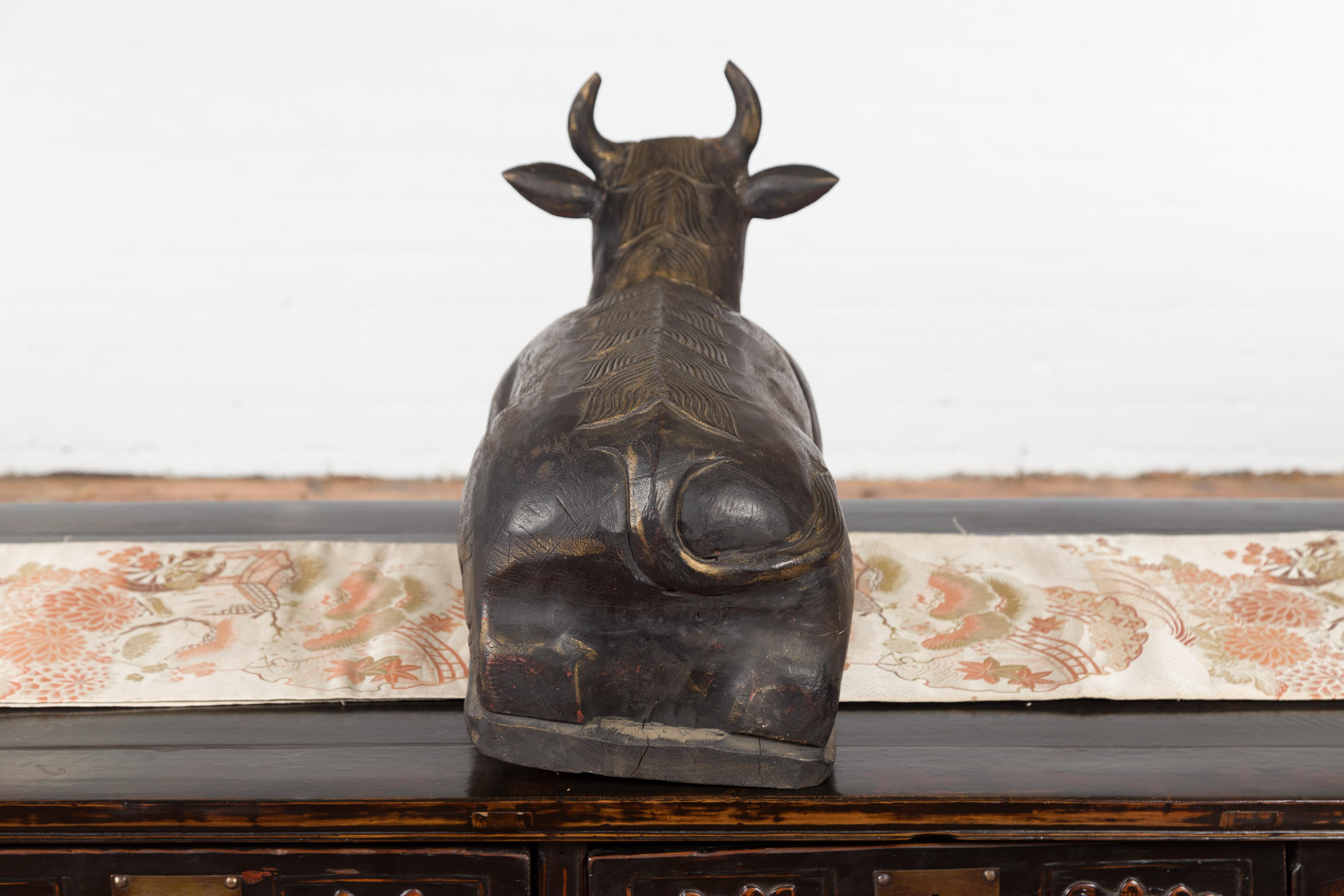 Indian Vintage Carved Wooden Bull Sculpture Depicting Guardian Deity Nandi For Sale 2